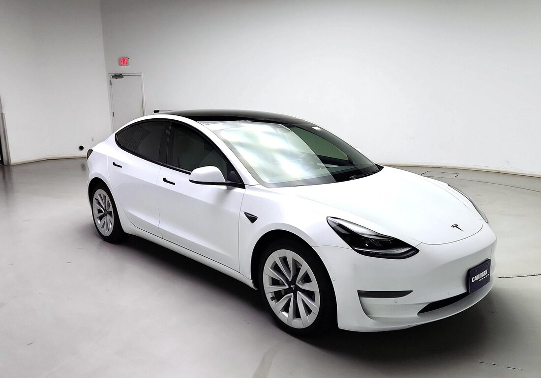 2022 Tesla Model 3 Long Range All-Wheel Drive in White — CarMax photo