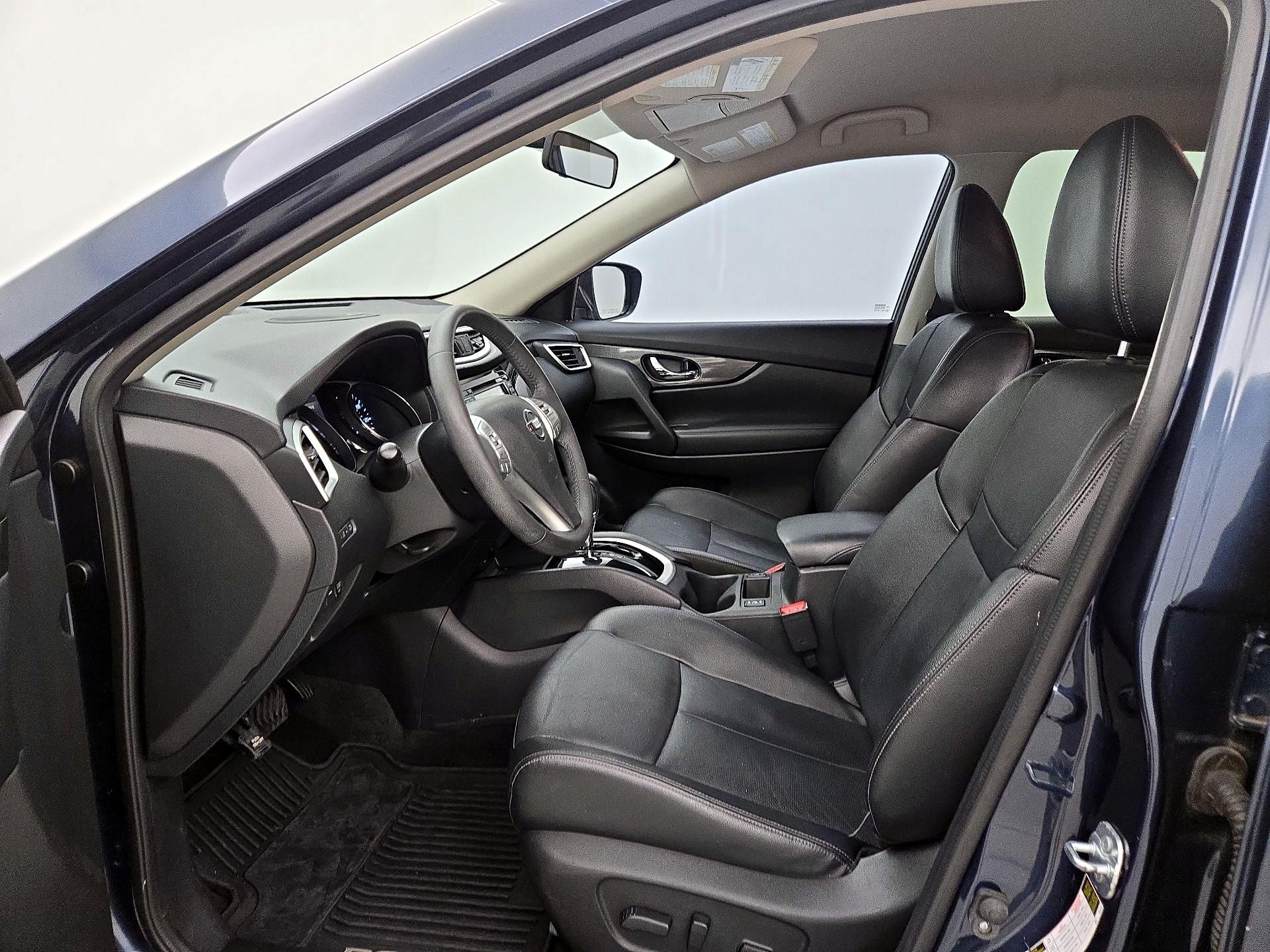Thumbnail: 2016 Nissan Rogue - 11