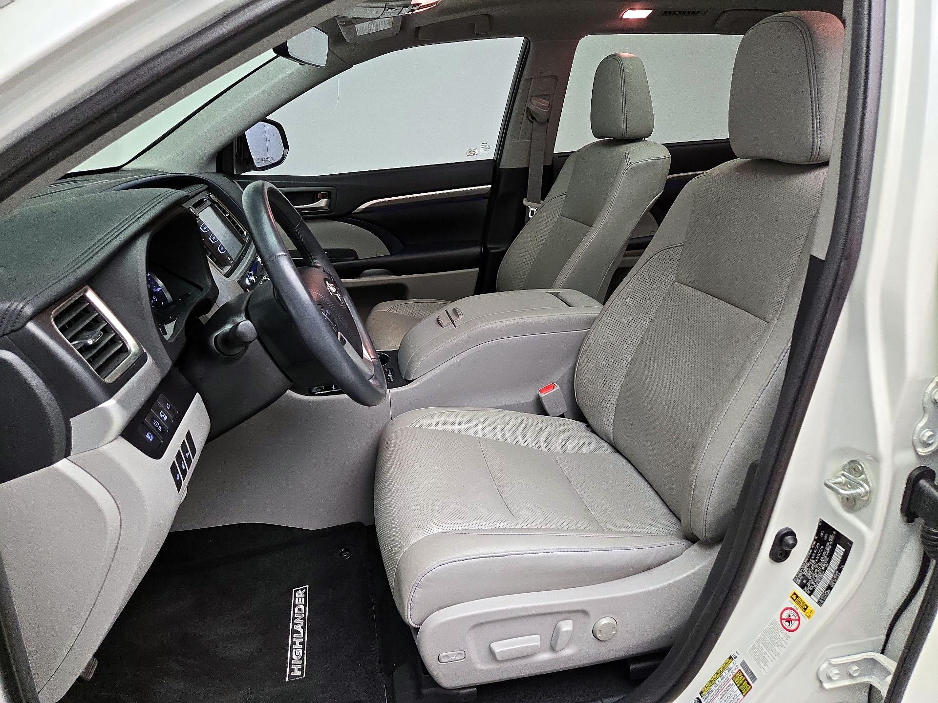 Thumbnail: 2019 Toyota Highlander - 11