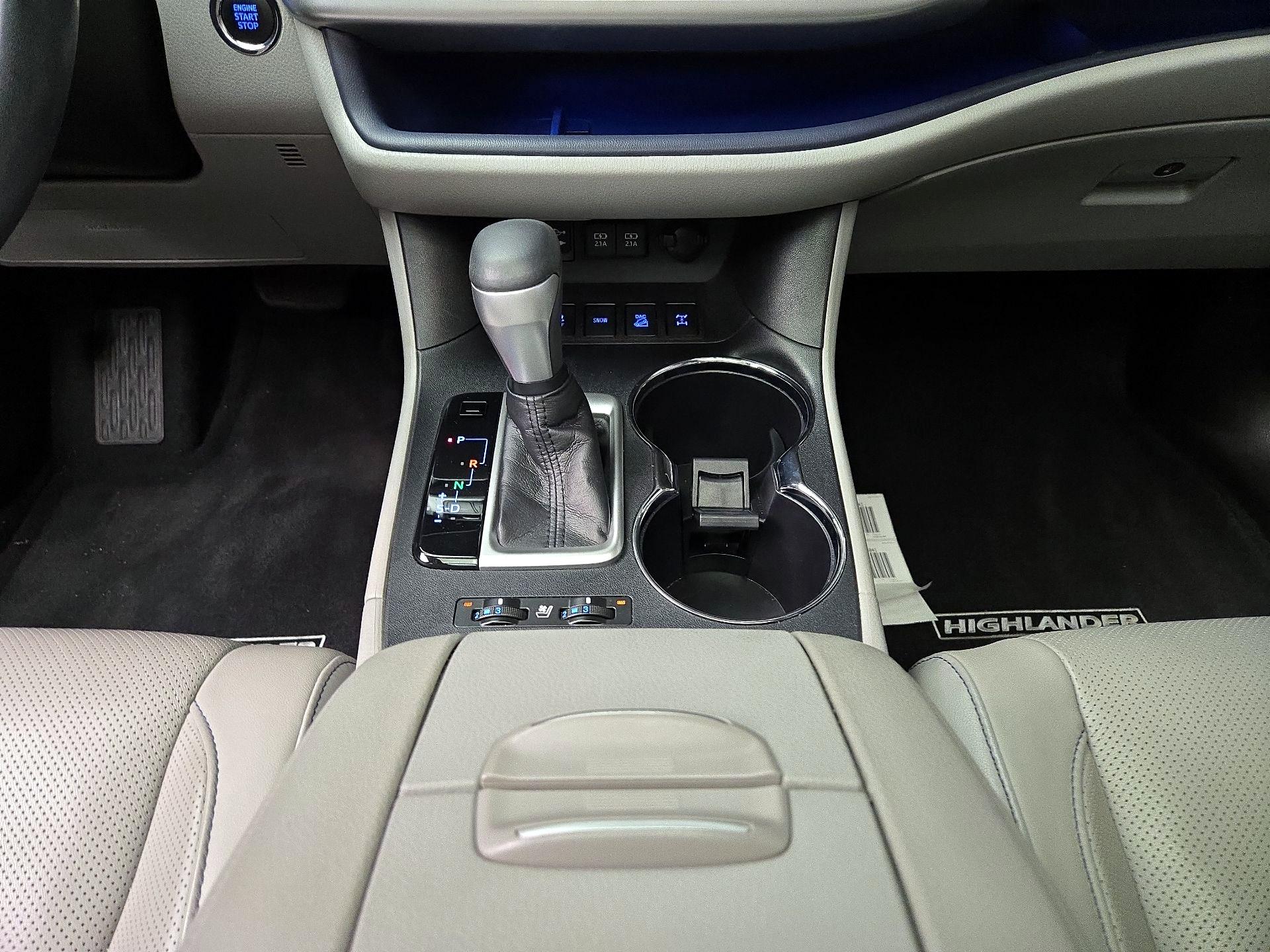 Thumbnail: 2019 Toyota Highlander - 18