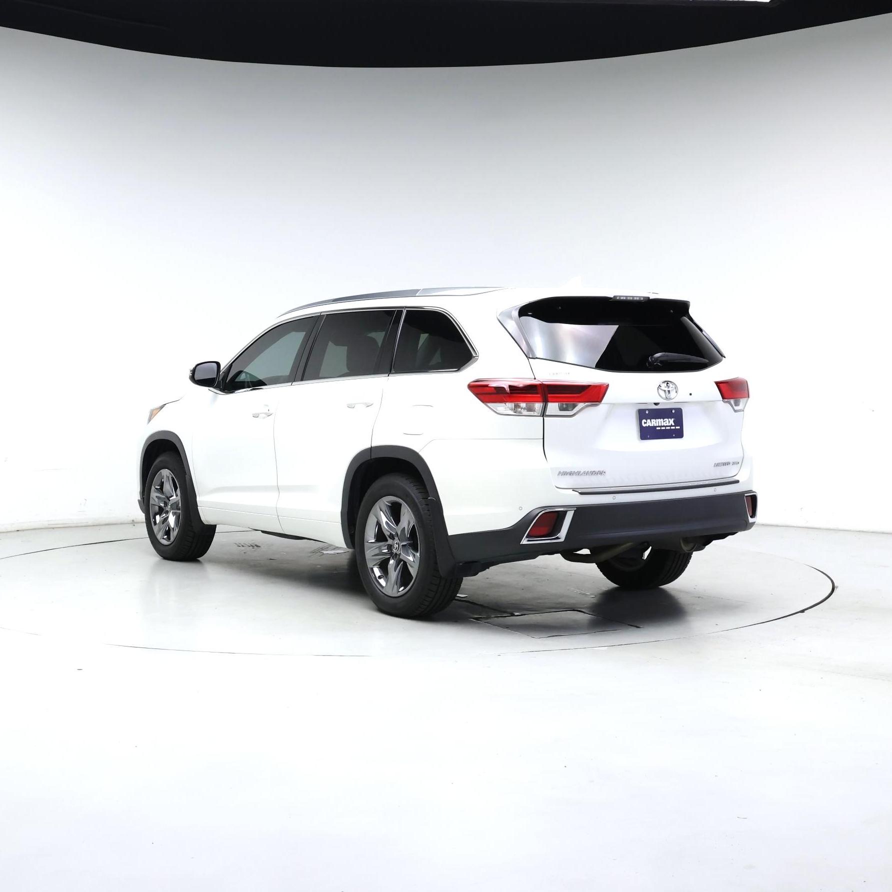 Thumbnail: 2019 Toyota Highlander - 2