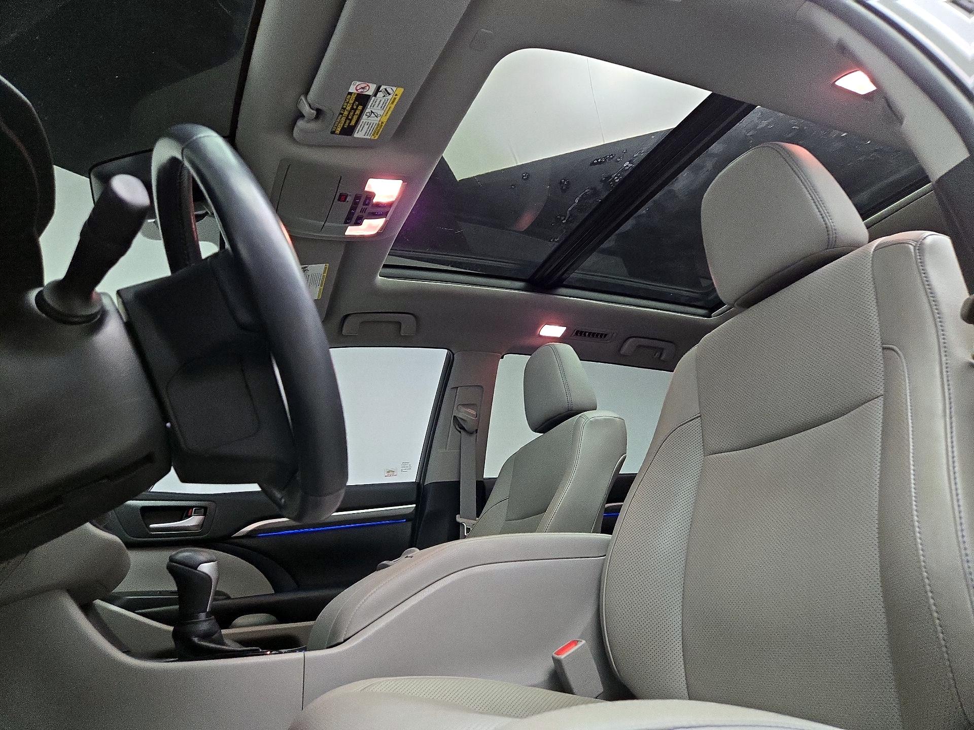Thumbnail: 2019 Toyota Highlander - 20