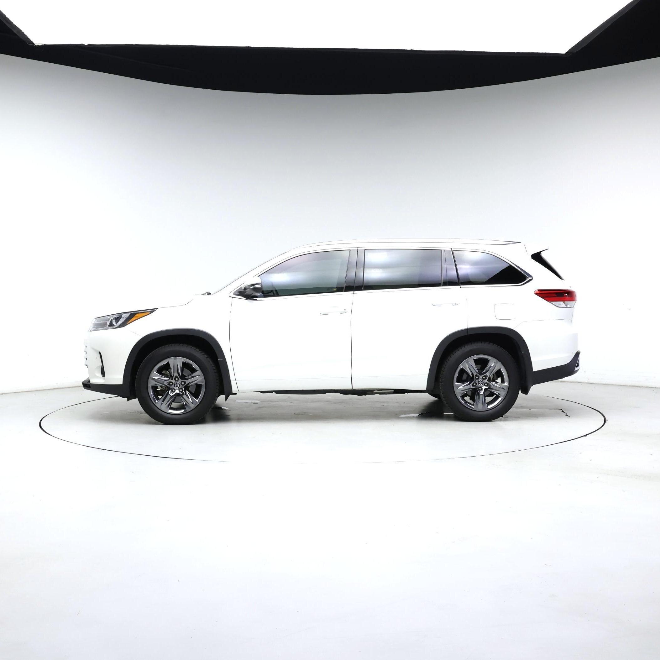 Thumbnail: 2019 Toyota Highlander - 3