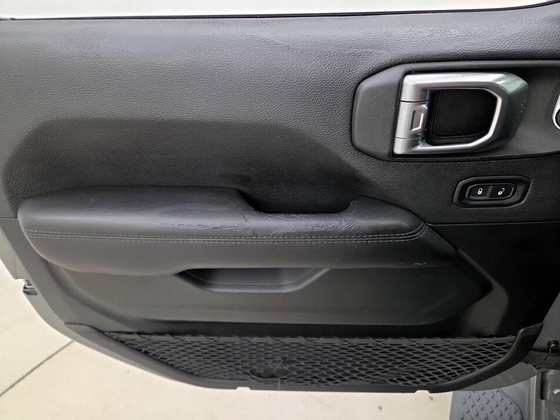 Thumbnail: 2021 Jeep Gladiator - 12