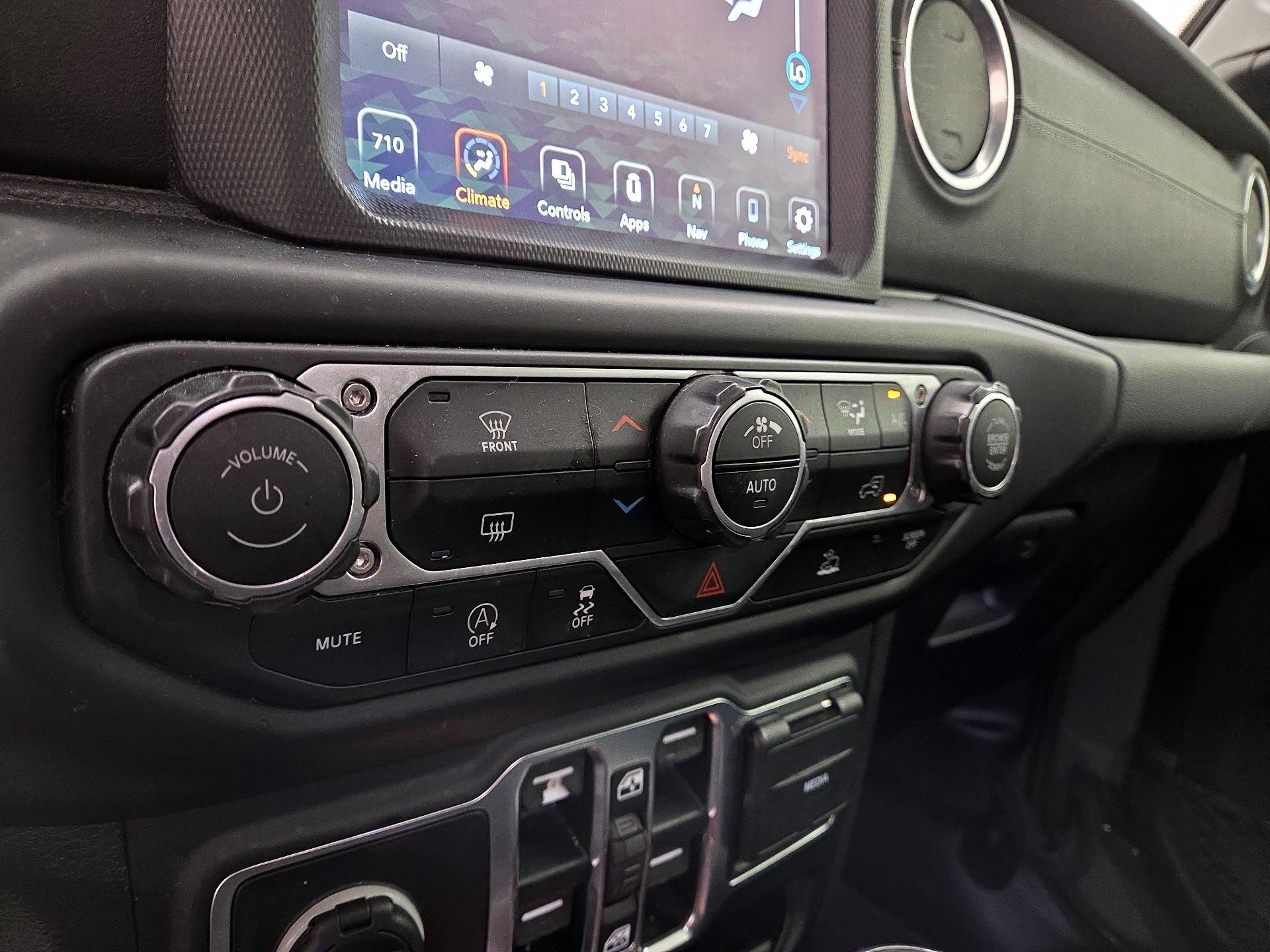 Thumbnail: 2021 Jeep Gladiator - 17