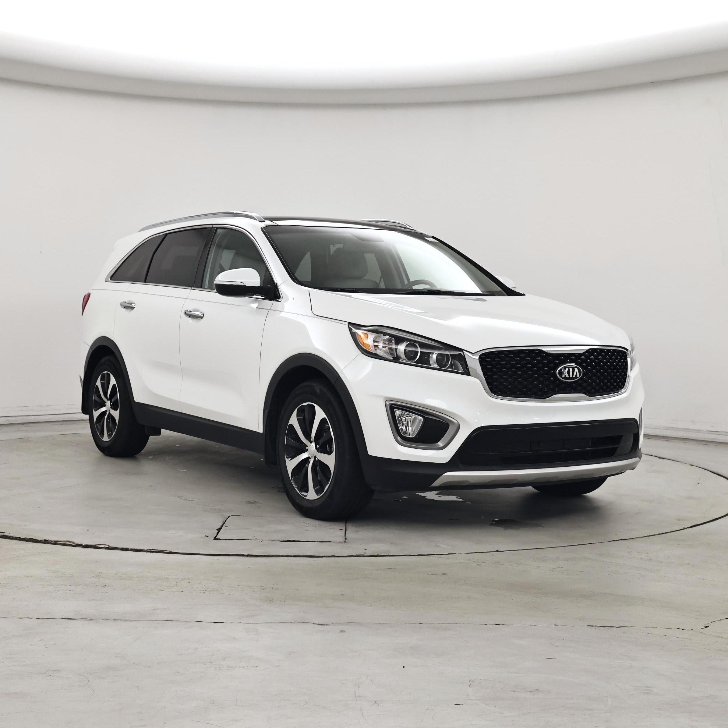 White 2016 Kia Sorento SUV / Crossover Front-Wheel Drive Automatic