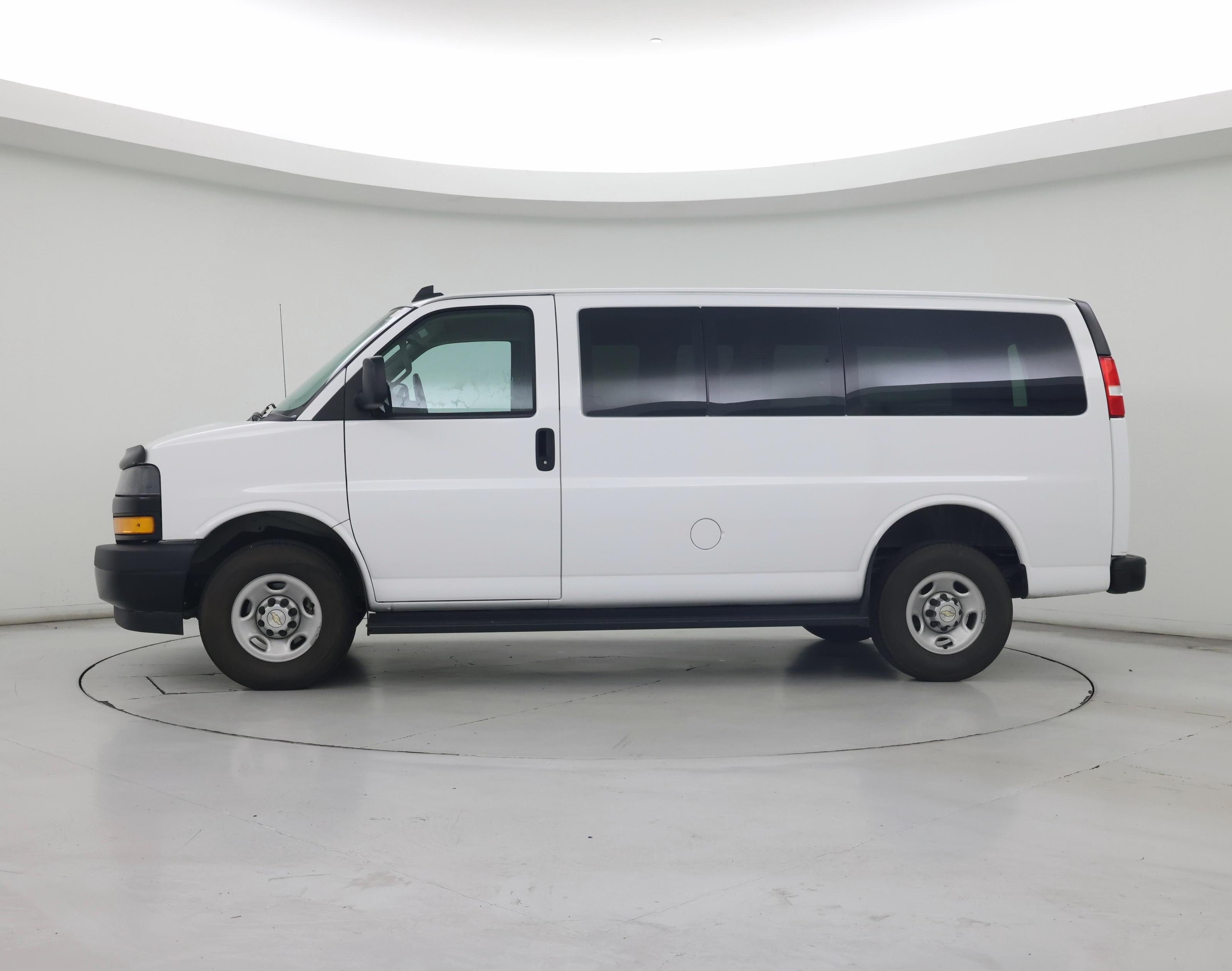 Thumbnail: 2022 Chevrolet Express - 3