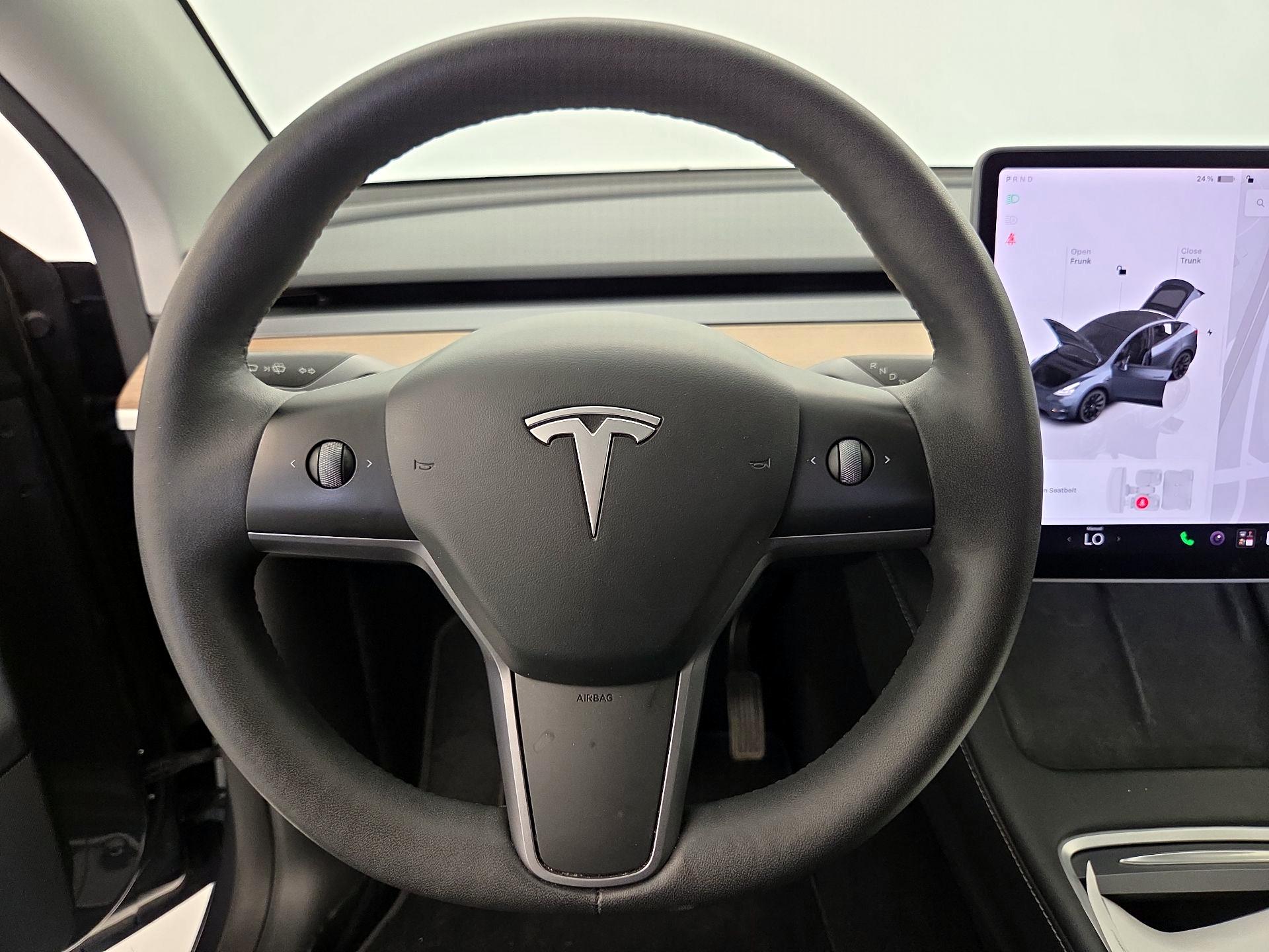 Thumbnail: 2023 Tesla Model Y - 10