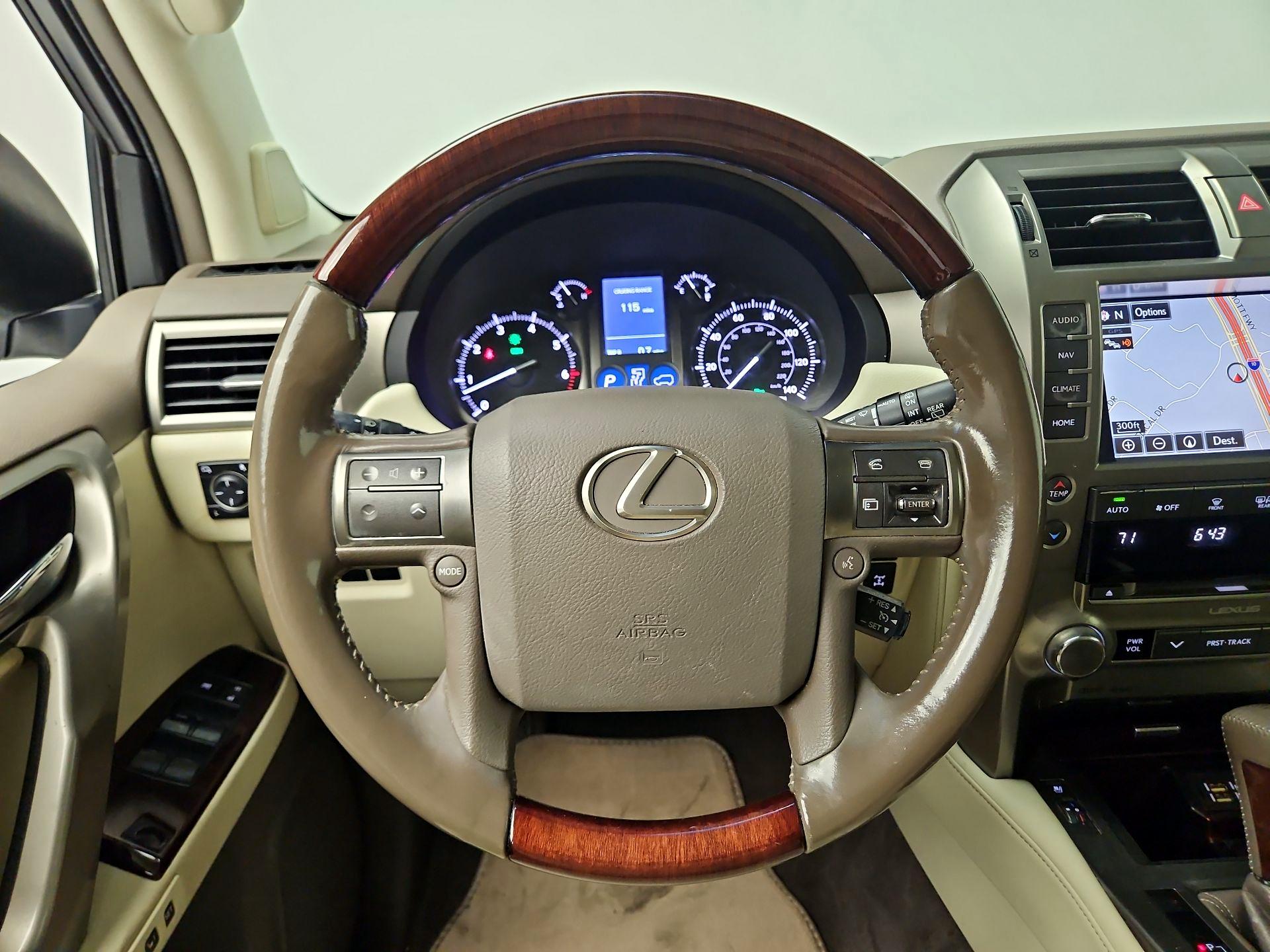 Thumbnail: 2016 Lexus GX - 10