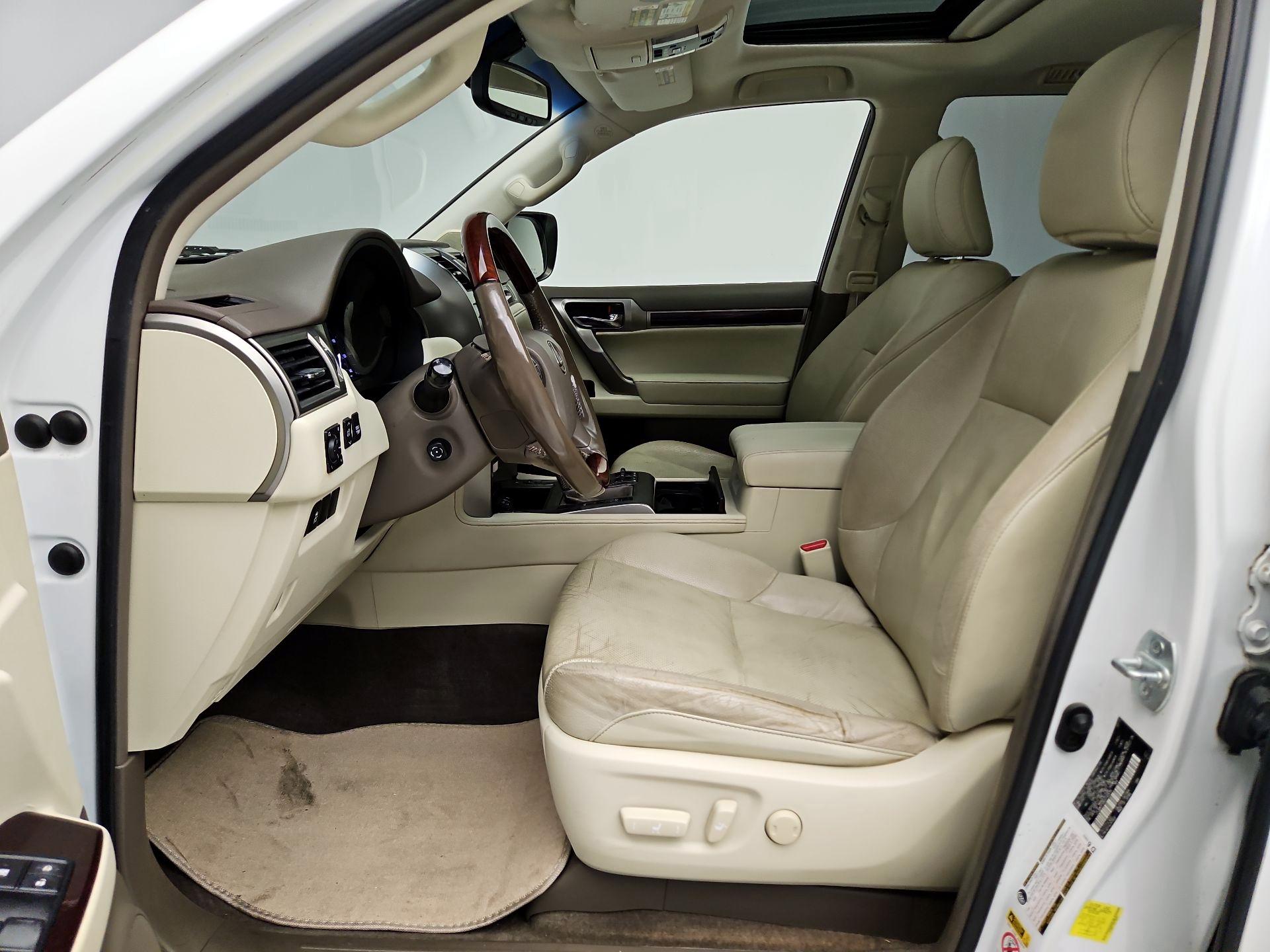 Thumbnail: 2016 Lexus GX - 11