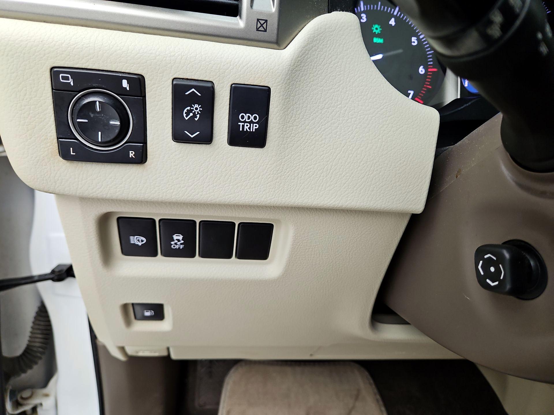 Thumbnail: 2016 Lexus GX - 13