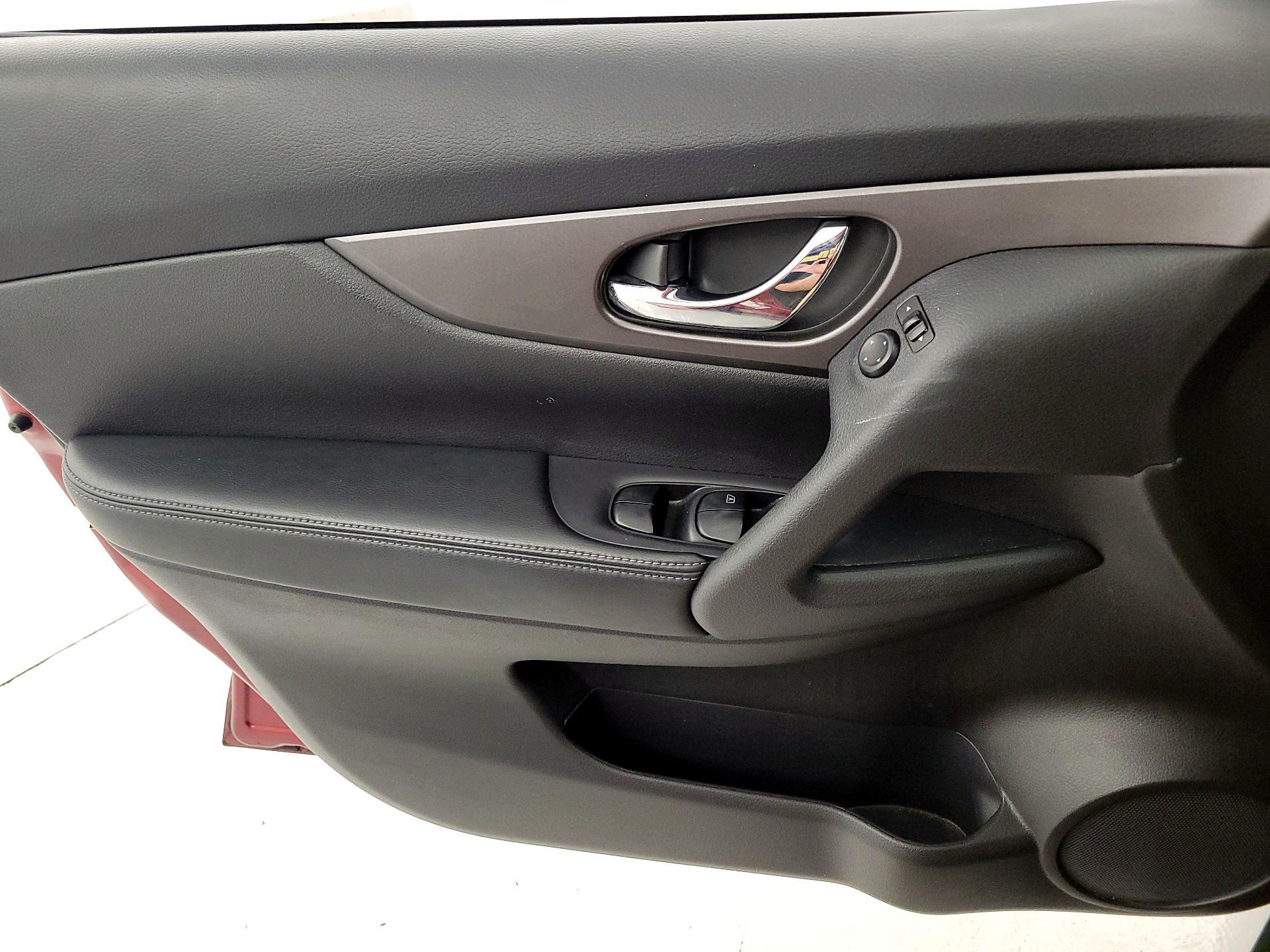 Thumbnail: 2014 Nissan Rogue - 12