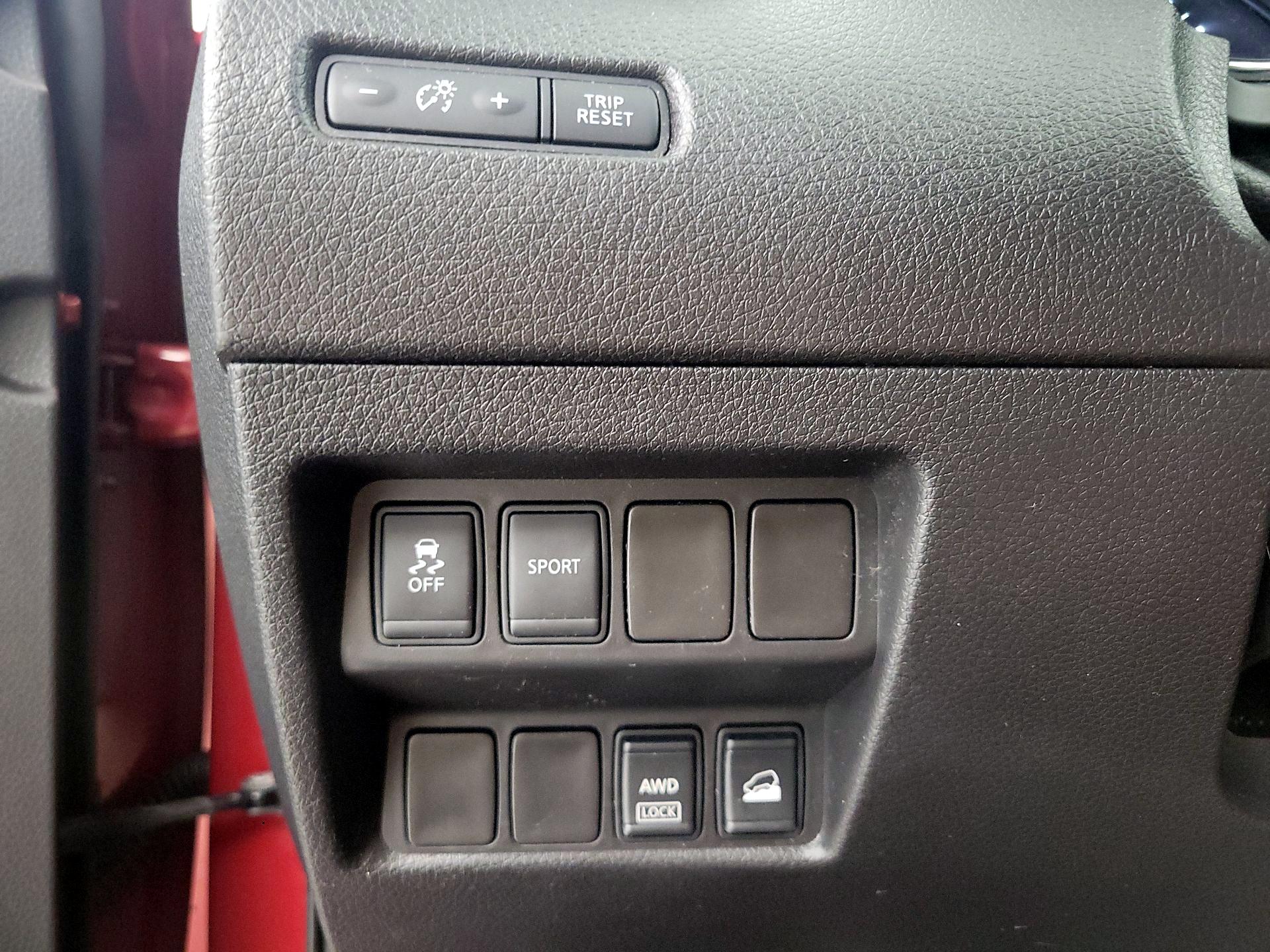 Thumbnail: 2014 Nissan Rogue - 13