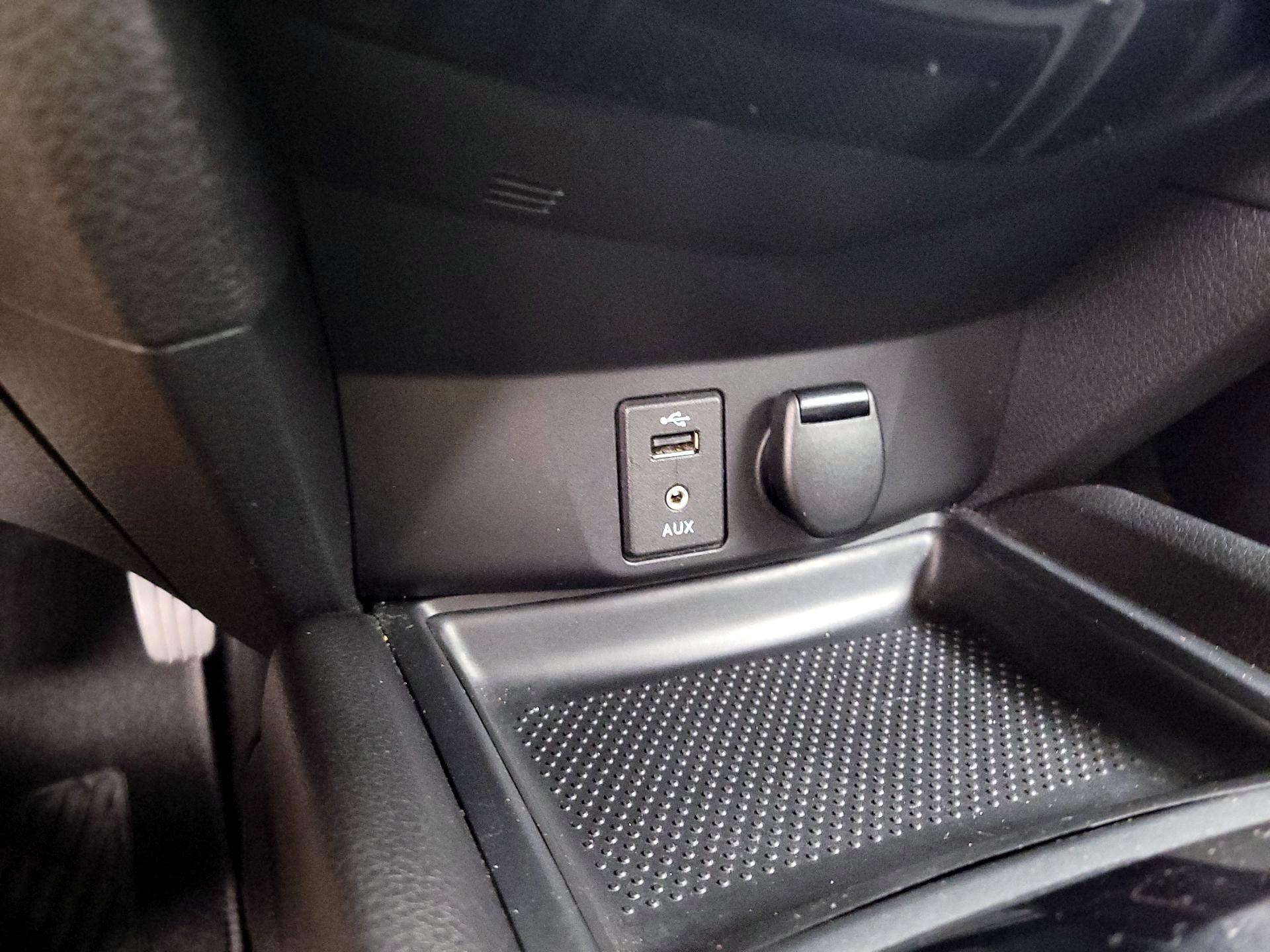 Thumbnail: 2014 Nissan Rogue - 18