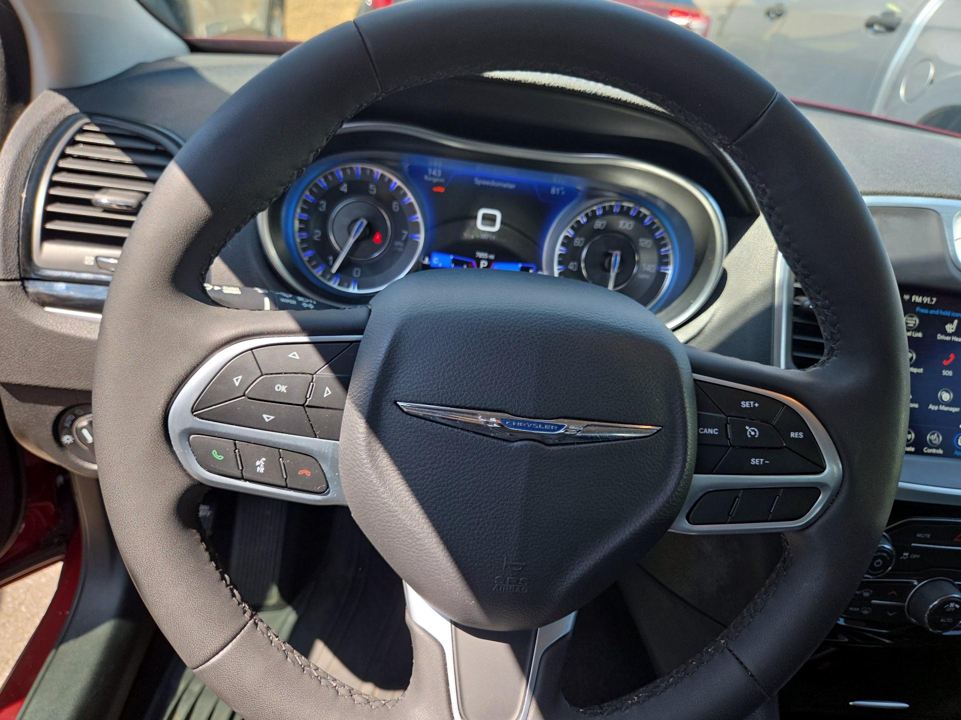 Thumbnail: 2023 Chrysler 300 - 10