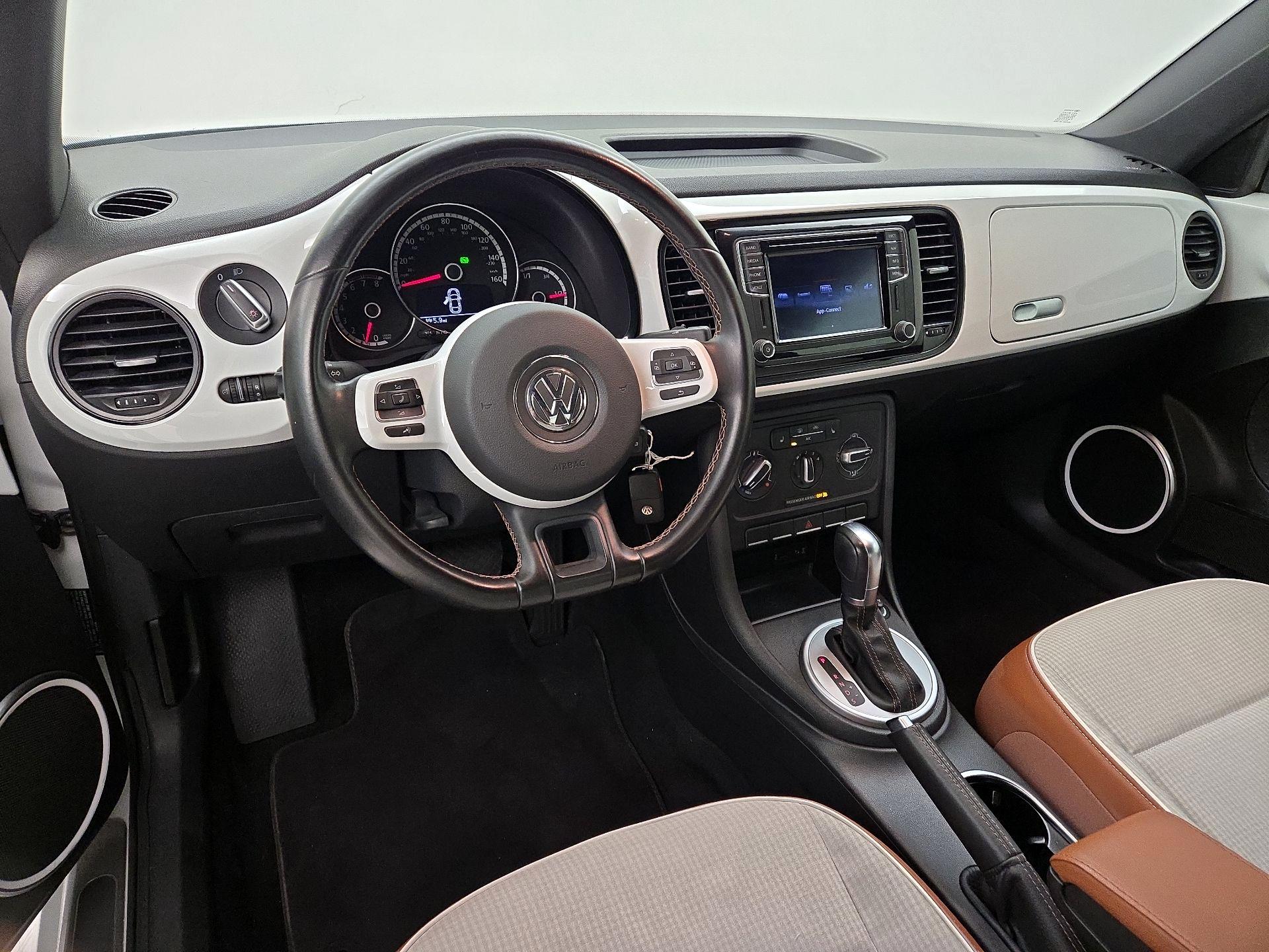 Thumbnail: 2016 Volkswagen Beetle - 9