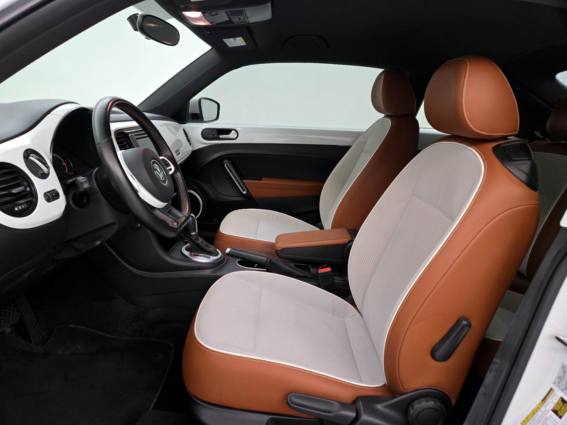 Thumbnail: 2016 Volkswagen Beetle - 11