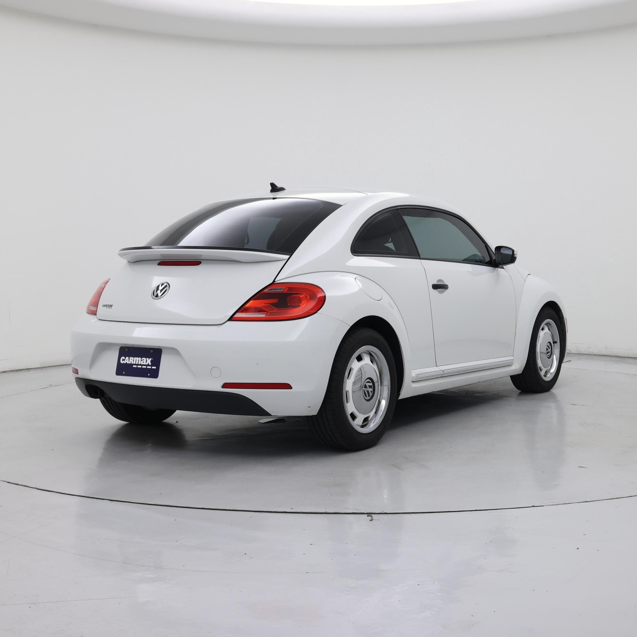 Thumbnail: 2016 Volkswagen Beetle - 8