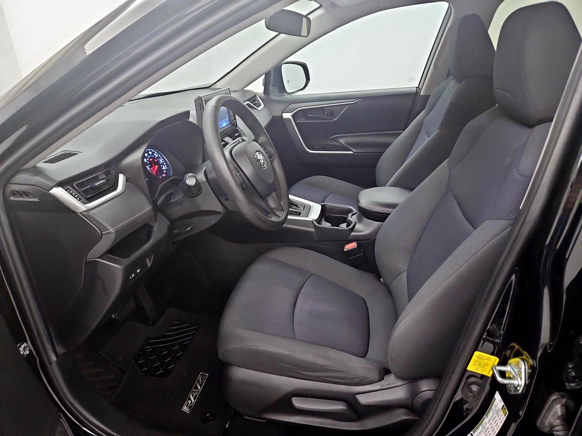 Thumbnail: 2019 Toyota RAV4 - 11