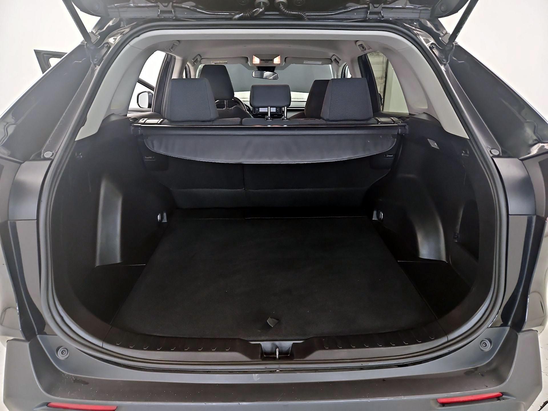 Thumbnail: 2019 Toyota RAV4 - 20