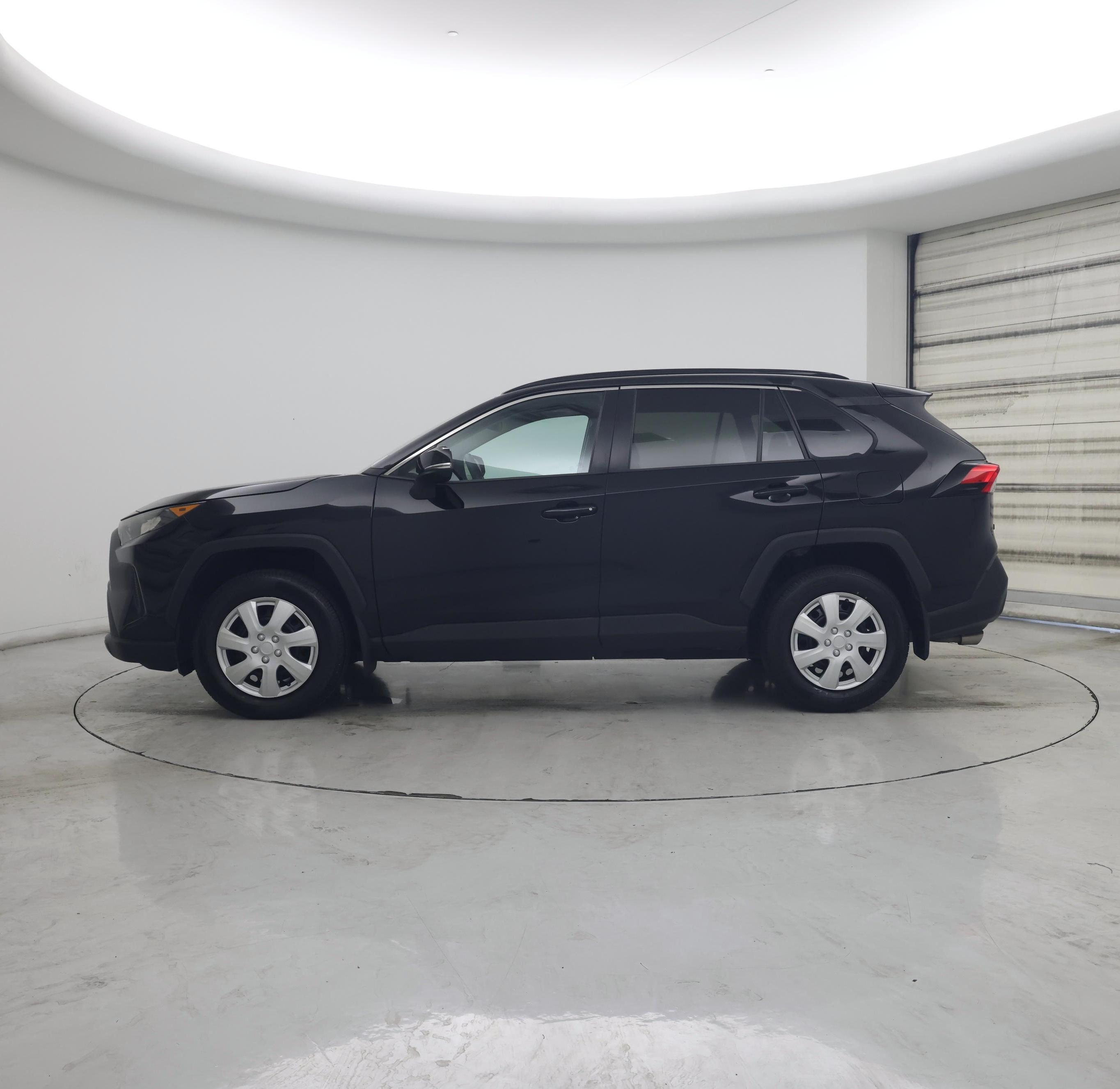 Thumbnail: 2019 Toyota RAV4 - 3