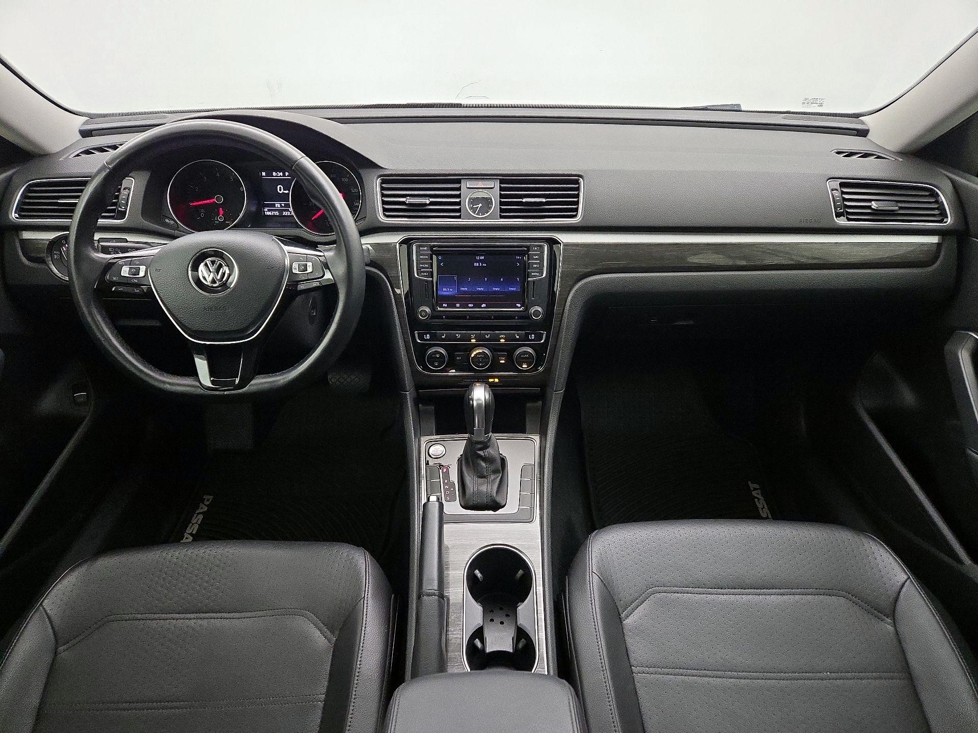 Thumbnail: 2016 Volkswagen Passat - 9