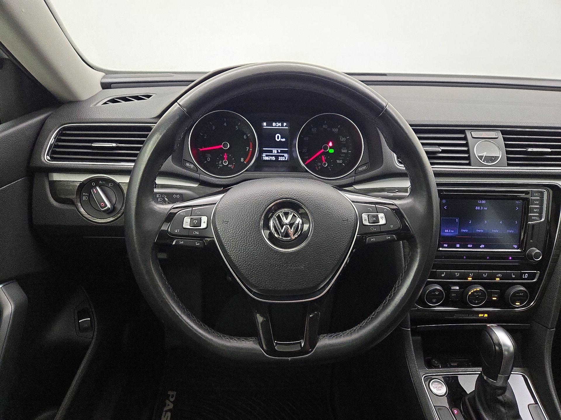 Thumbnail: 2016 Volkswagen Passat - 10