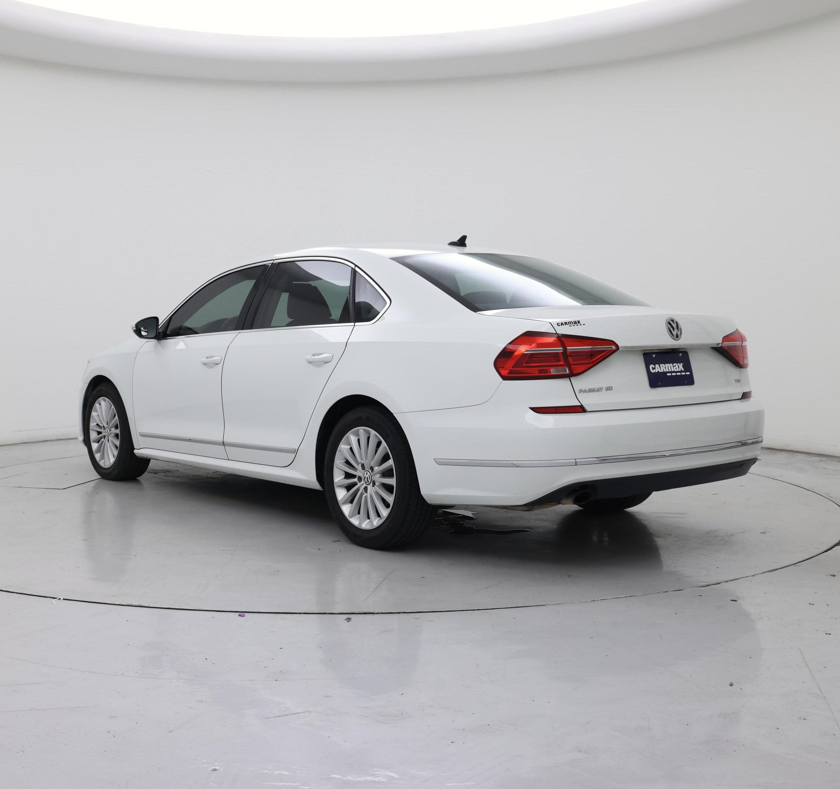 Thumbnail: 2016 Volkswagen Passat - 2