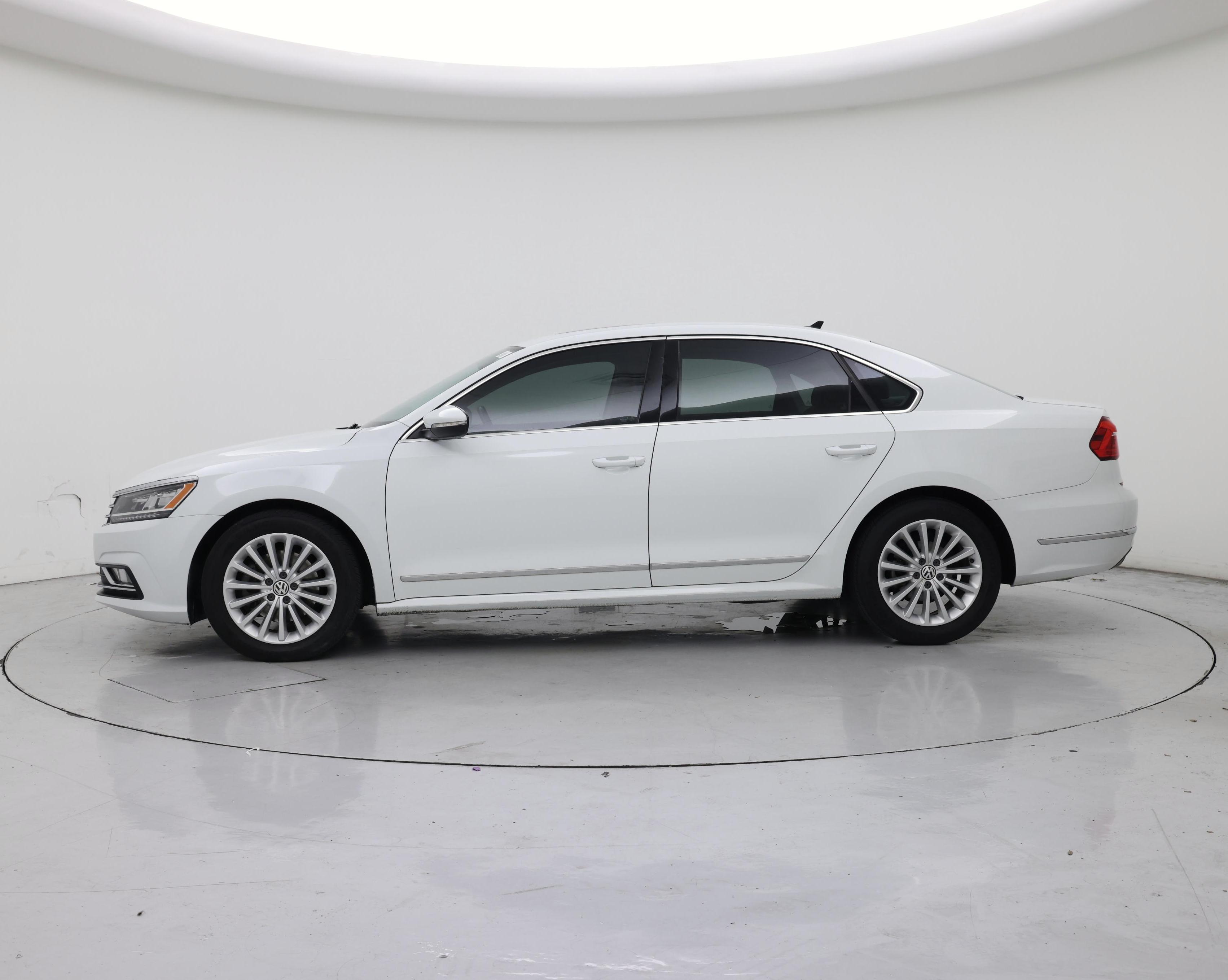 Thumbnail: 2016 Volkswagen Passat - 3