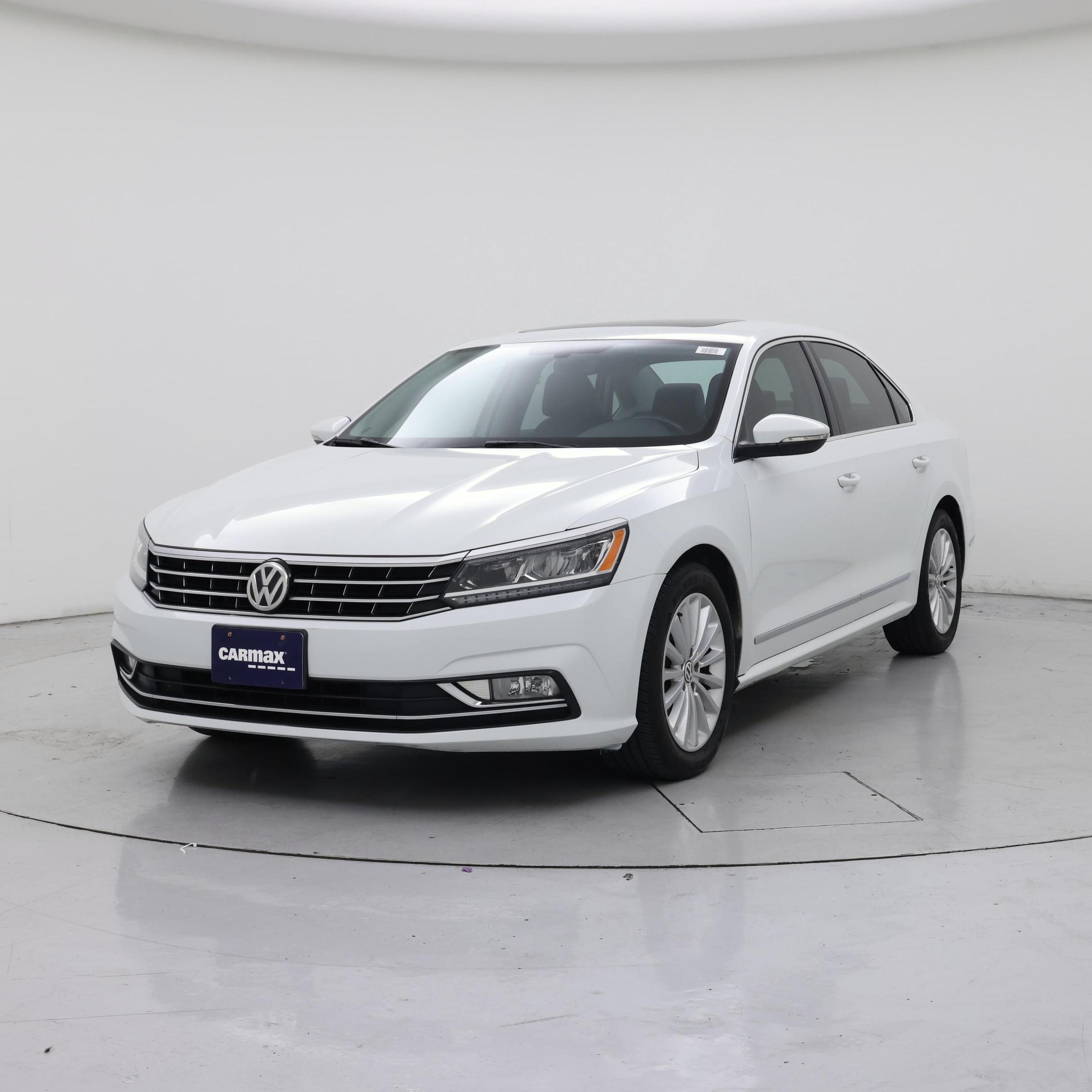Thumbnail: 2016 Volkswagen Passat - 4