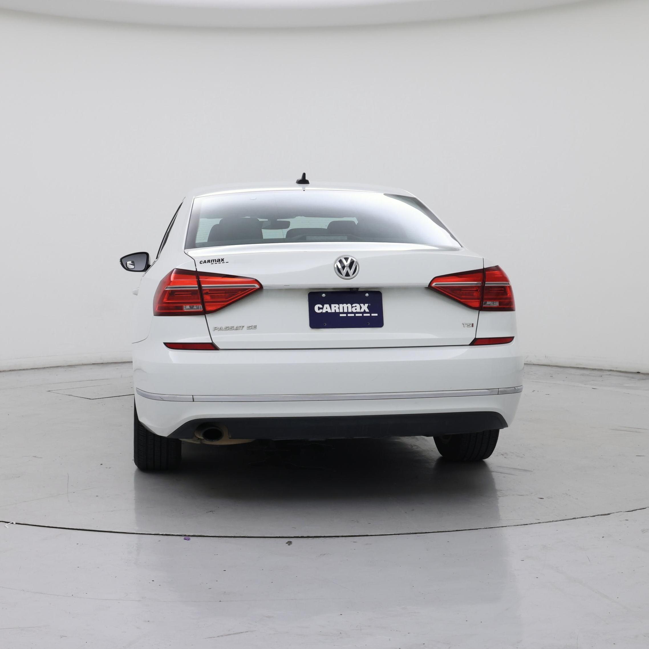 Thumbnail: 2016 Volkswagen Passat - 6