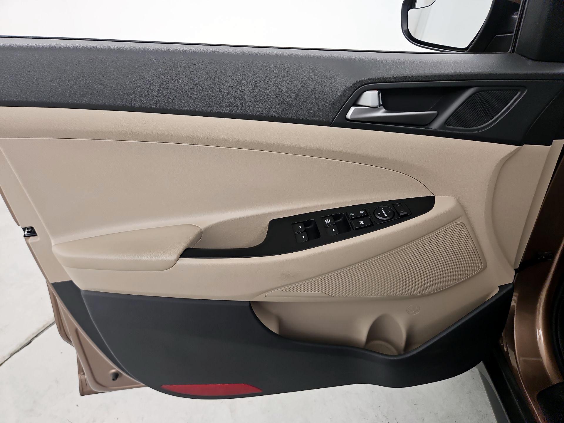 Thumbnail: 2017 Hyundai Tucson - 12