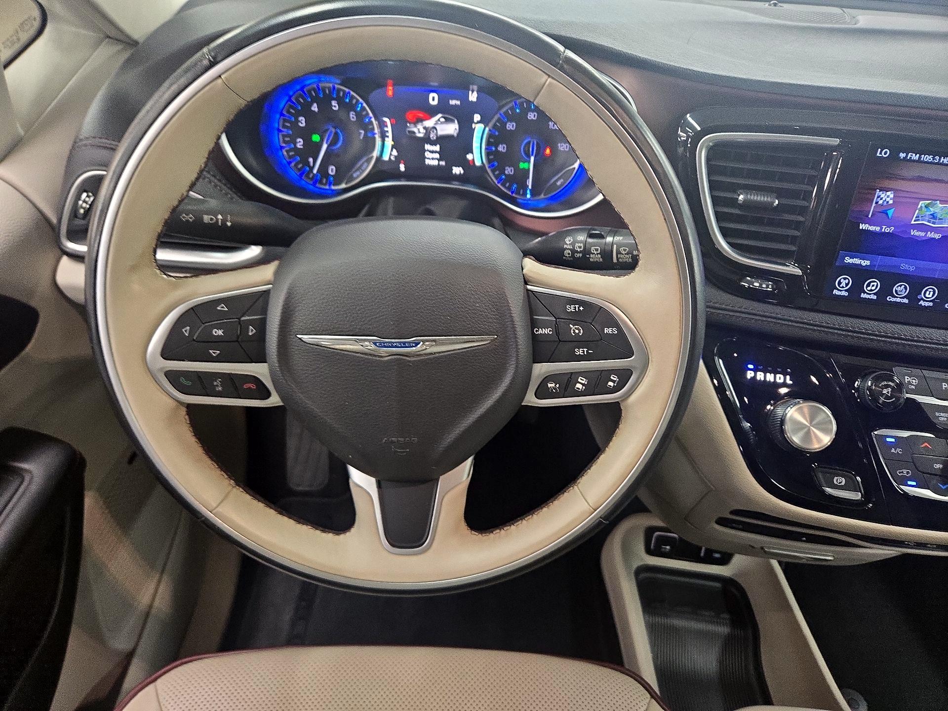 Thumbnail: 2017 Chrysler Pacifica - 10