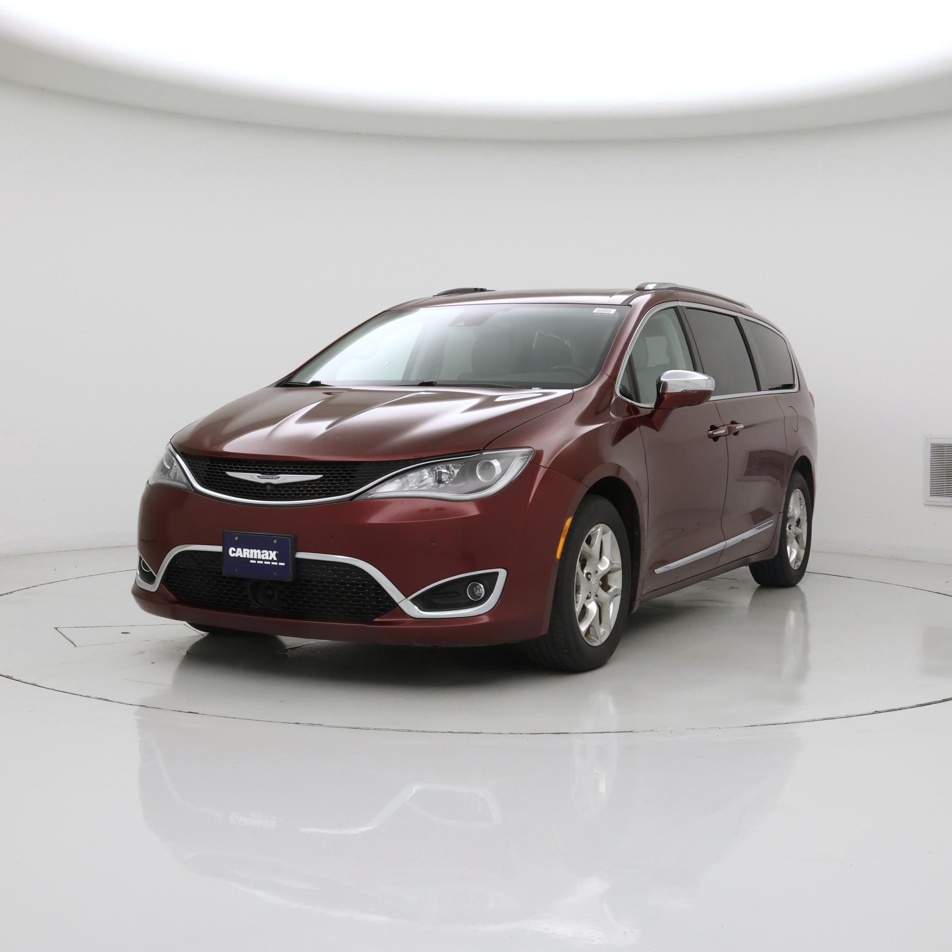 Thumbnail: 2017 Chrysler Pacifica - 4