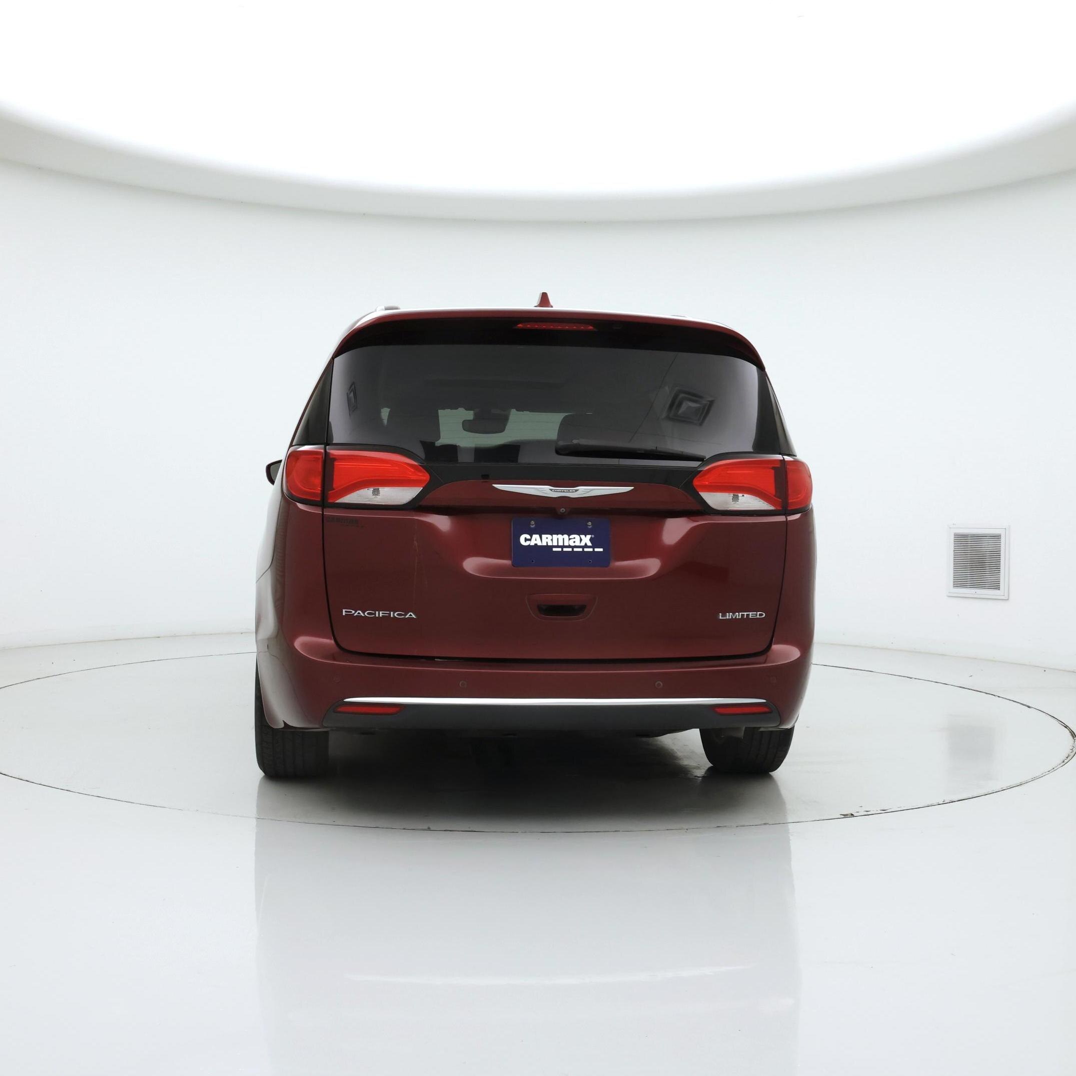 Thumbnail: 2017 Chrysler Pacifica - 6