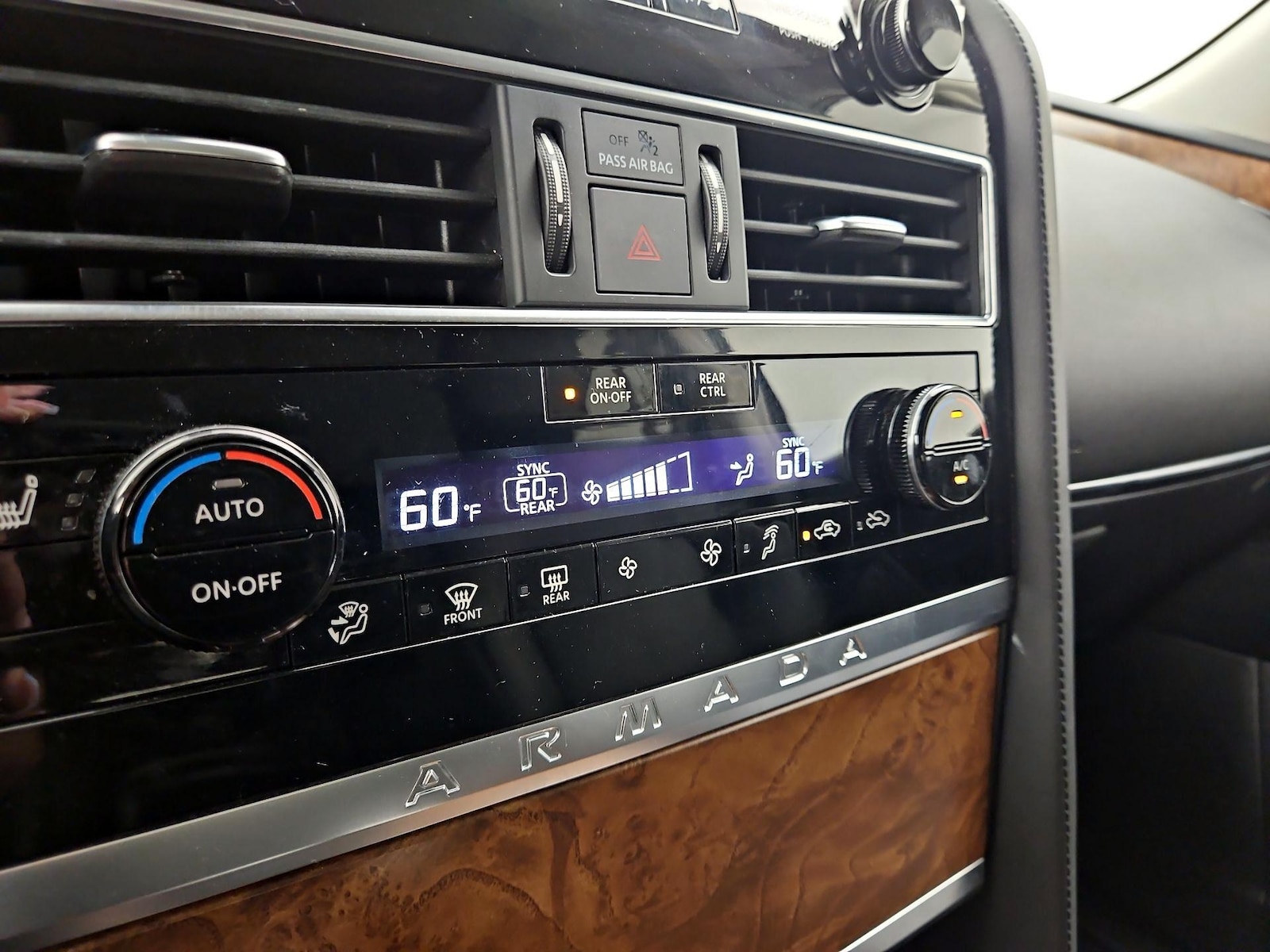 2024 Nissan Armada SL - Photo 18