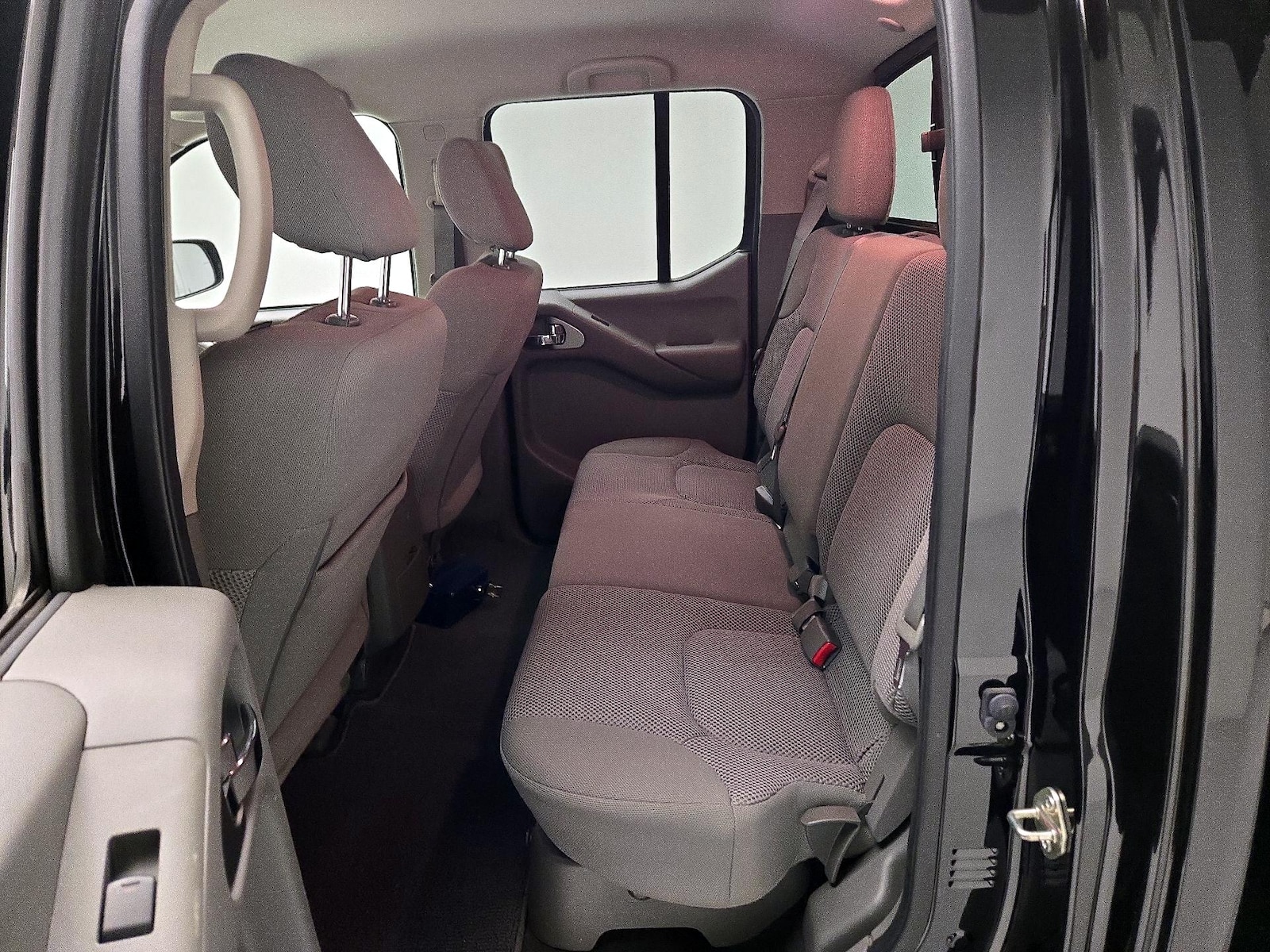 2020 Nissan Frontier SV - Photo 18