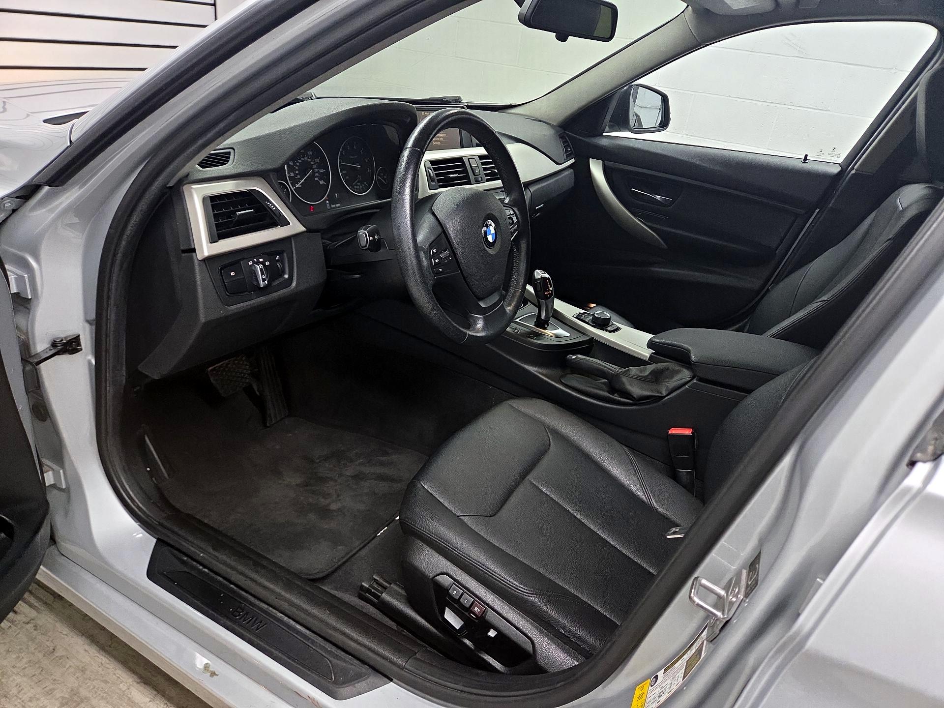 Thumbnail: 2015 BMW 3 Series - 9