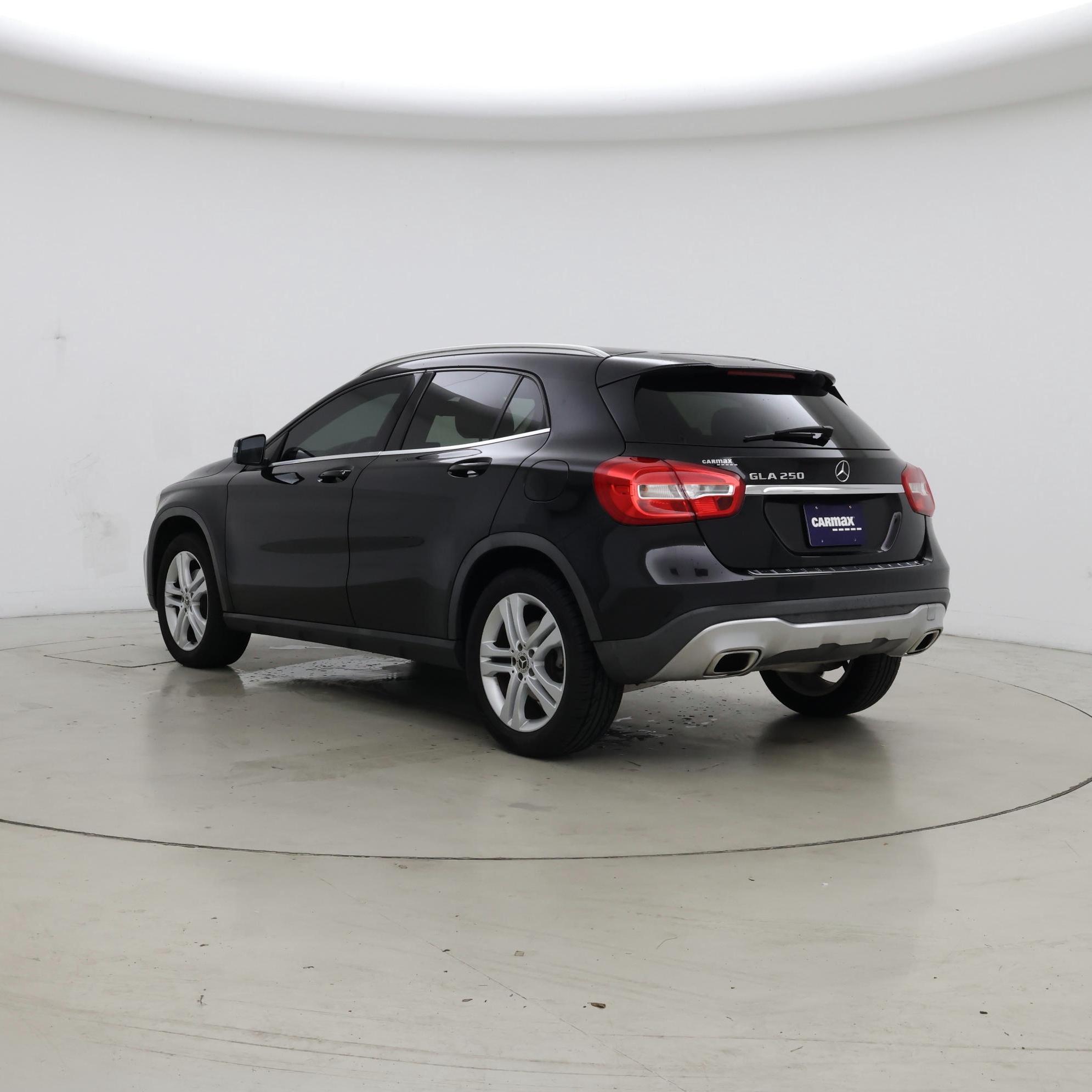 Thumbnail: 2018 Mercedes-Benz GLA - 2