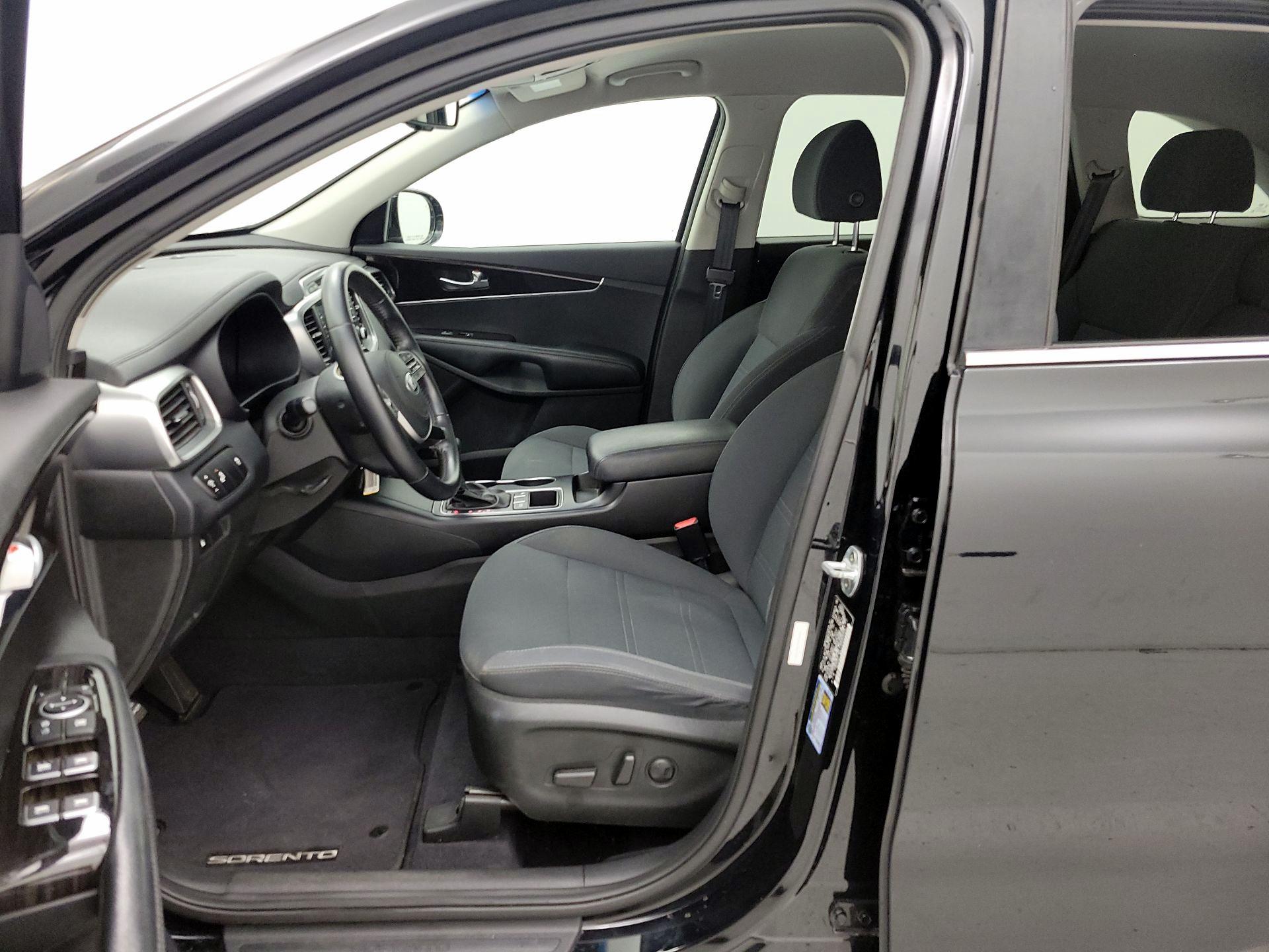 Thumbnail: 2019 Kia Sorento - 11