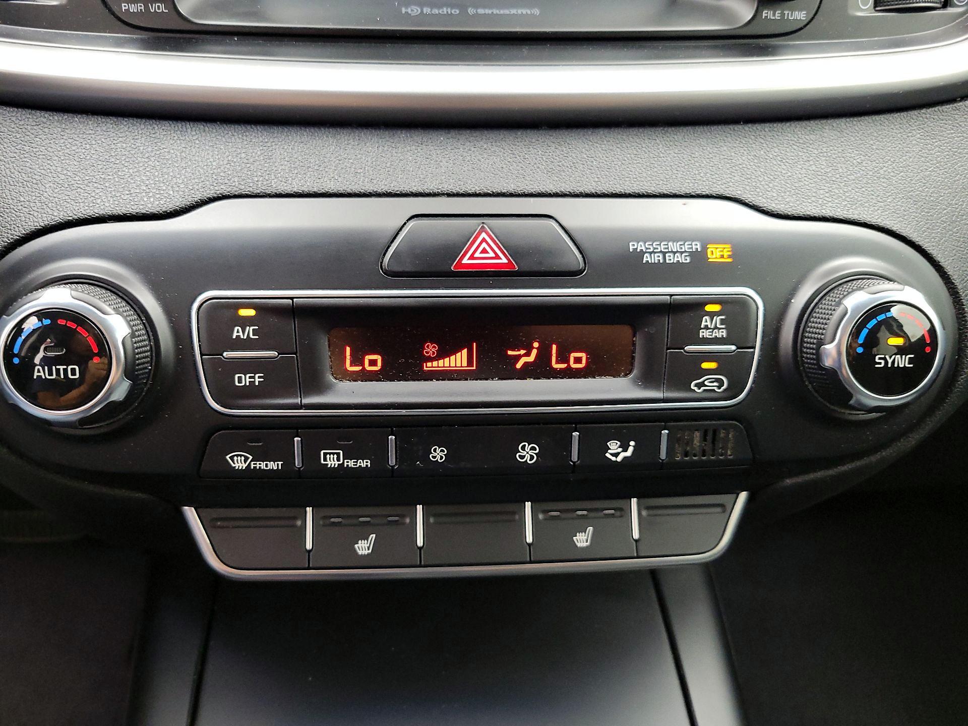Thumbnail: 2019 Kia Sorento - 16