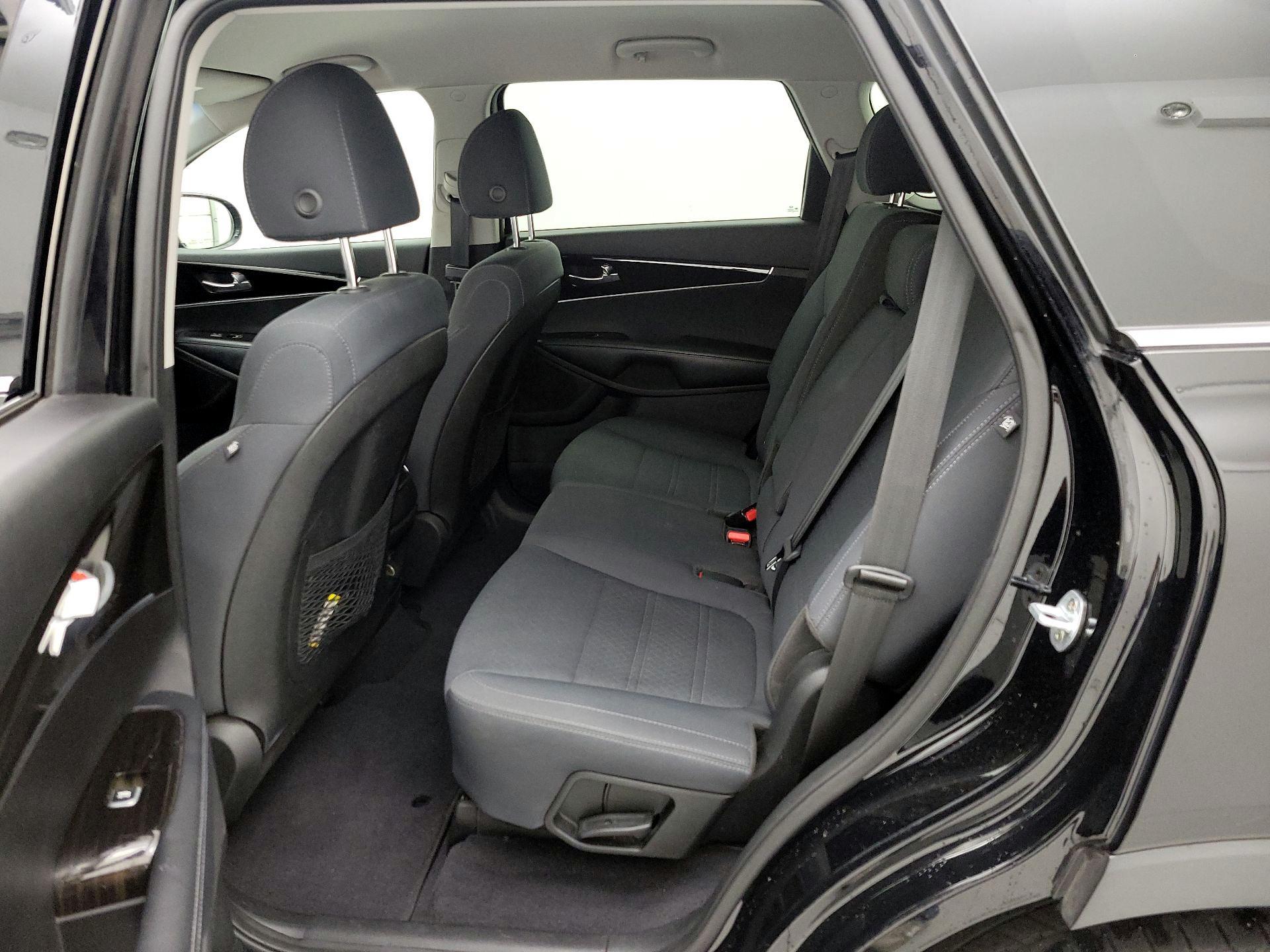 Thumbnail: 2019 Kia Sorento - 19
