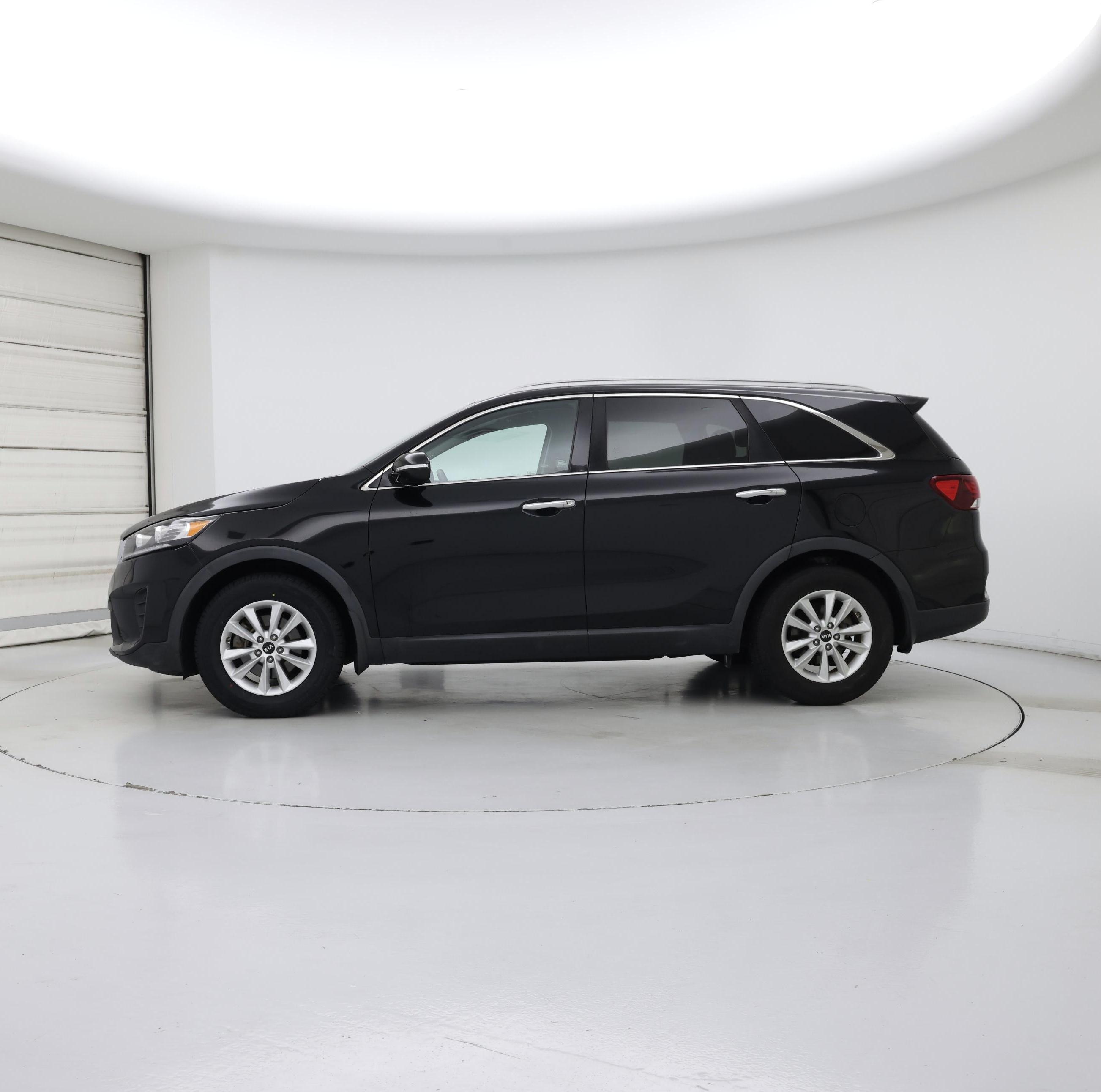 Thumbnail: 2019 Kia Sorento - 3