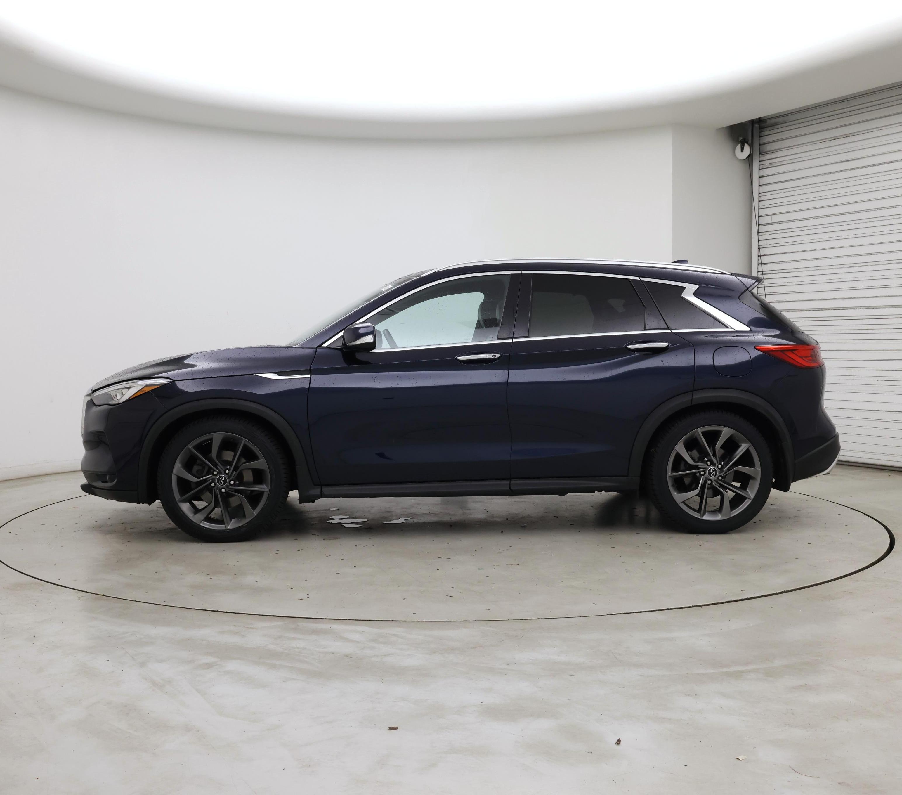 Thumbnail: 2019 INFINITI QX50 - 3