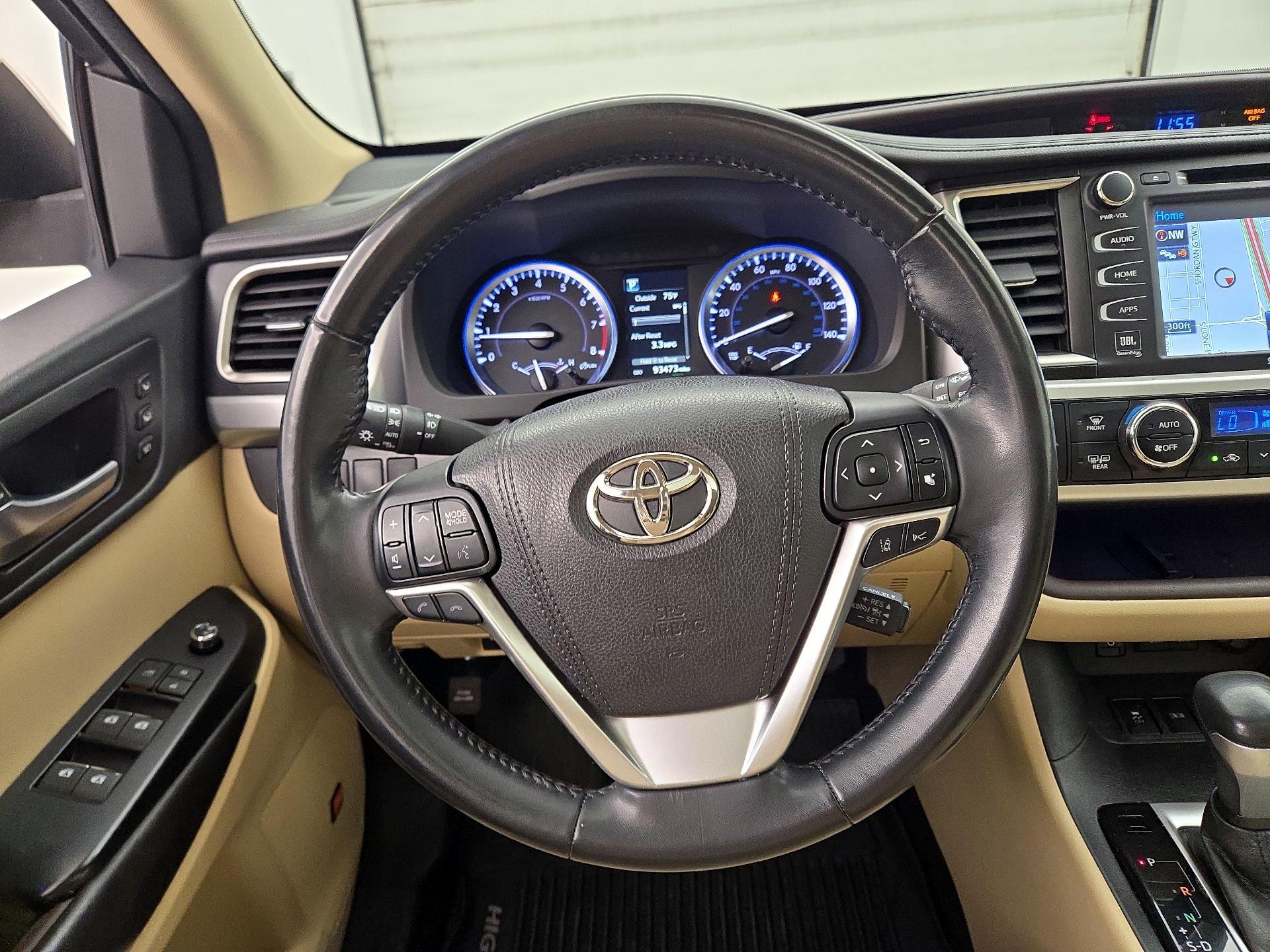 Thumbnail: 2017 Toyota Highlander - 10