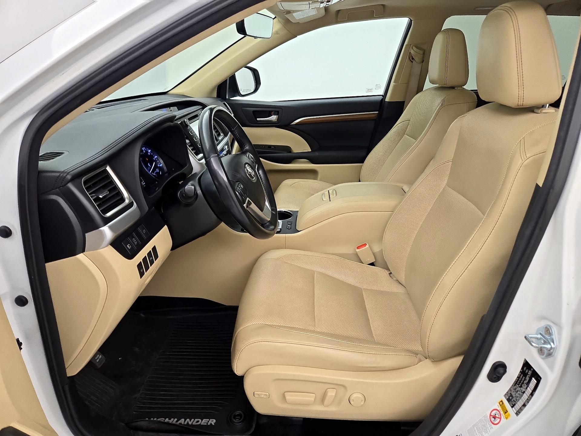 Thumbnail: 2017 Toyota Highlander - 11