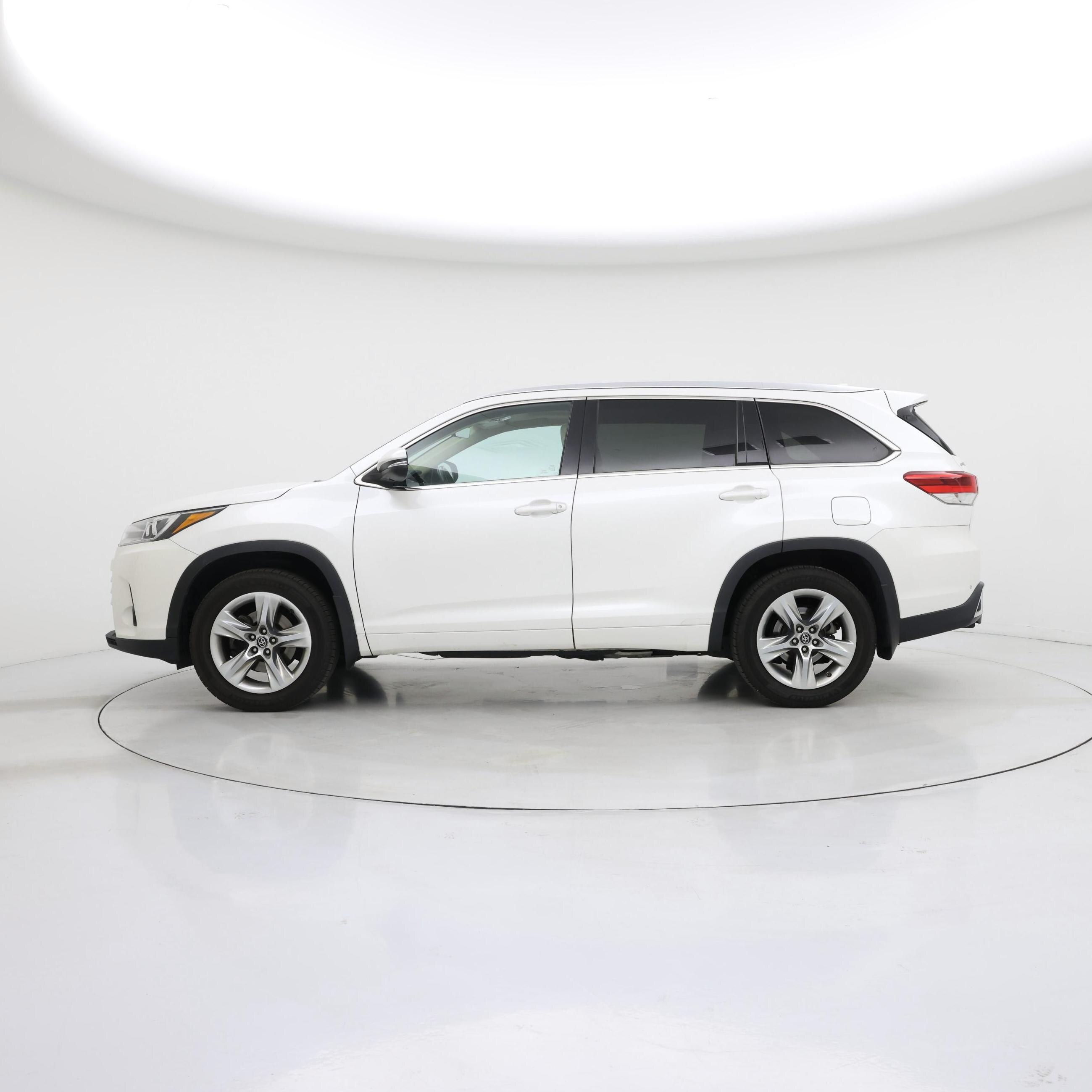 Thumbnail: 2017 Toyota Highlander - 3