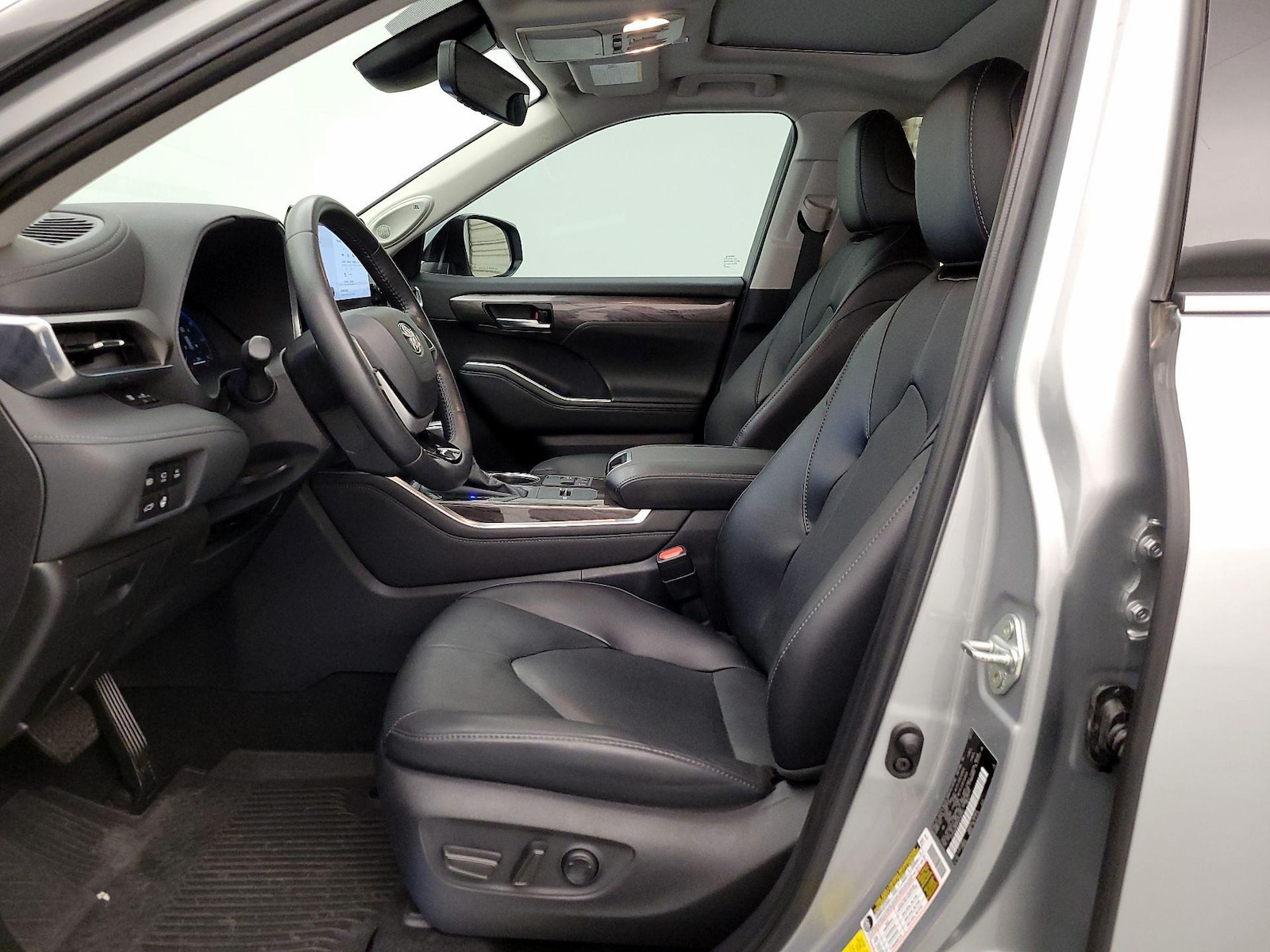 2024 Toyota Highlander Limited - Photo 12