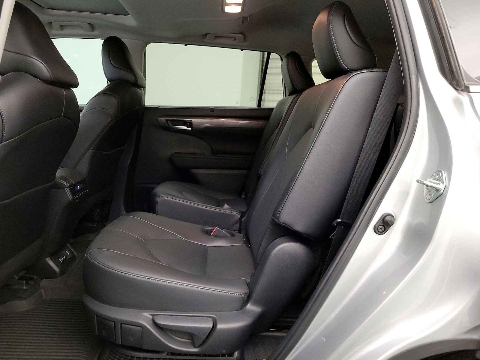 2024 Toyota Highlander Limited - Photo 21