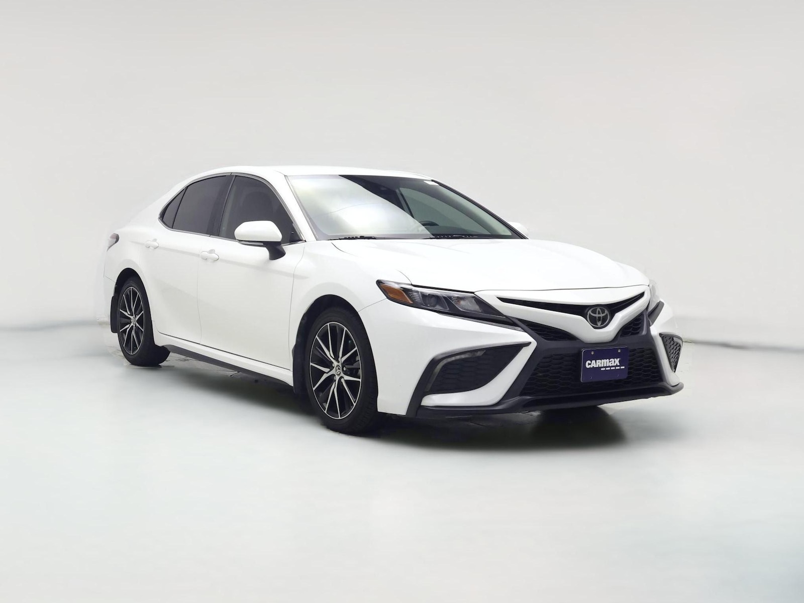 2023 Toyota Camry SE - Photo 1